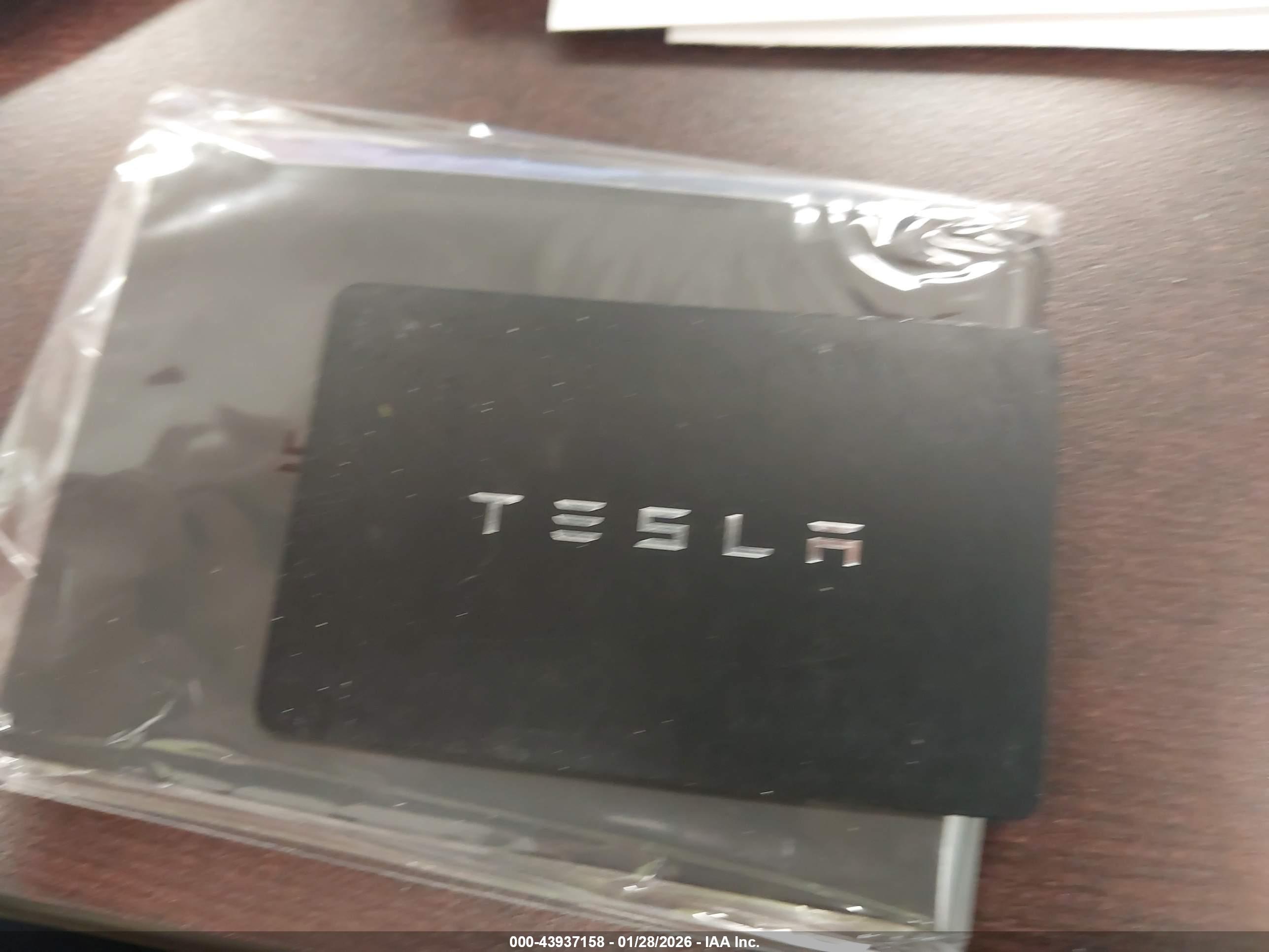 TESLA MODEL image 11