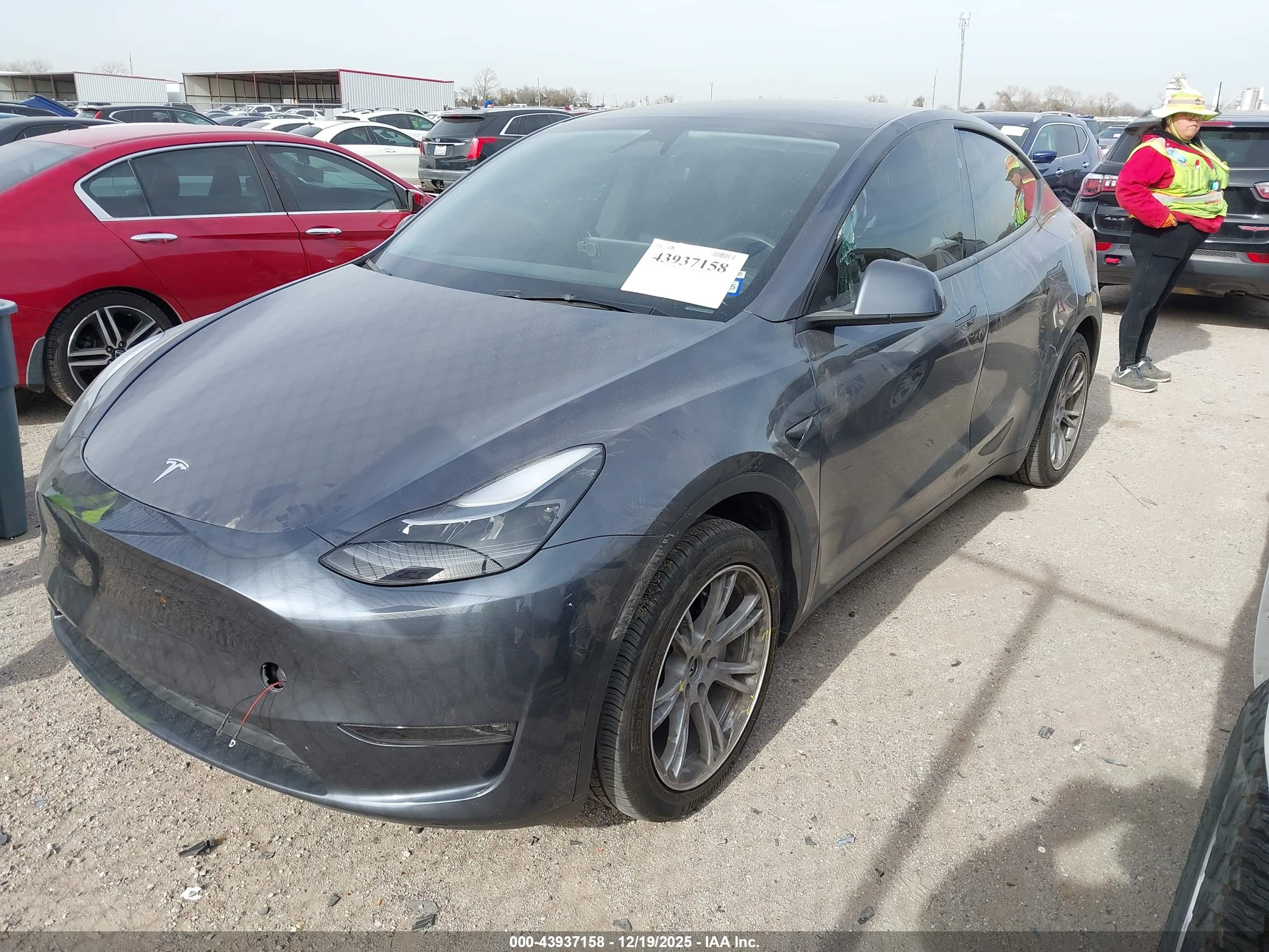 TESLA MODEL image 2