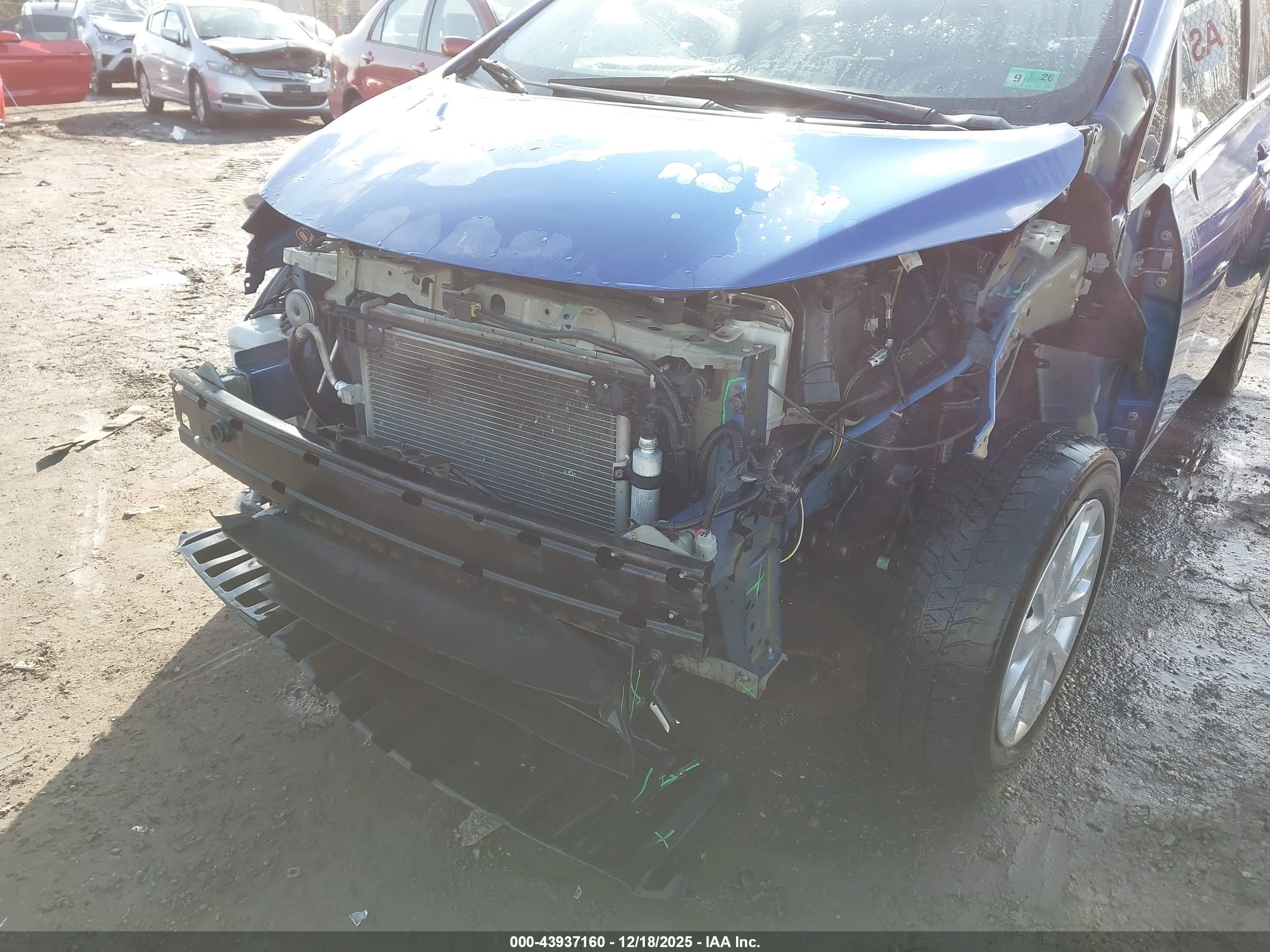 NISSAN VERSA image 6