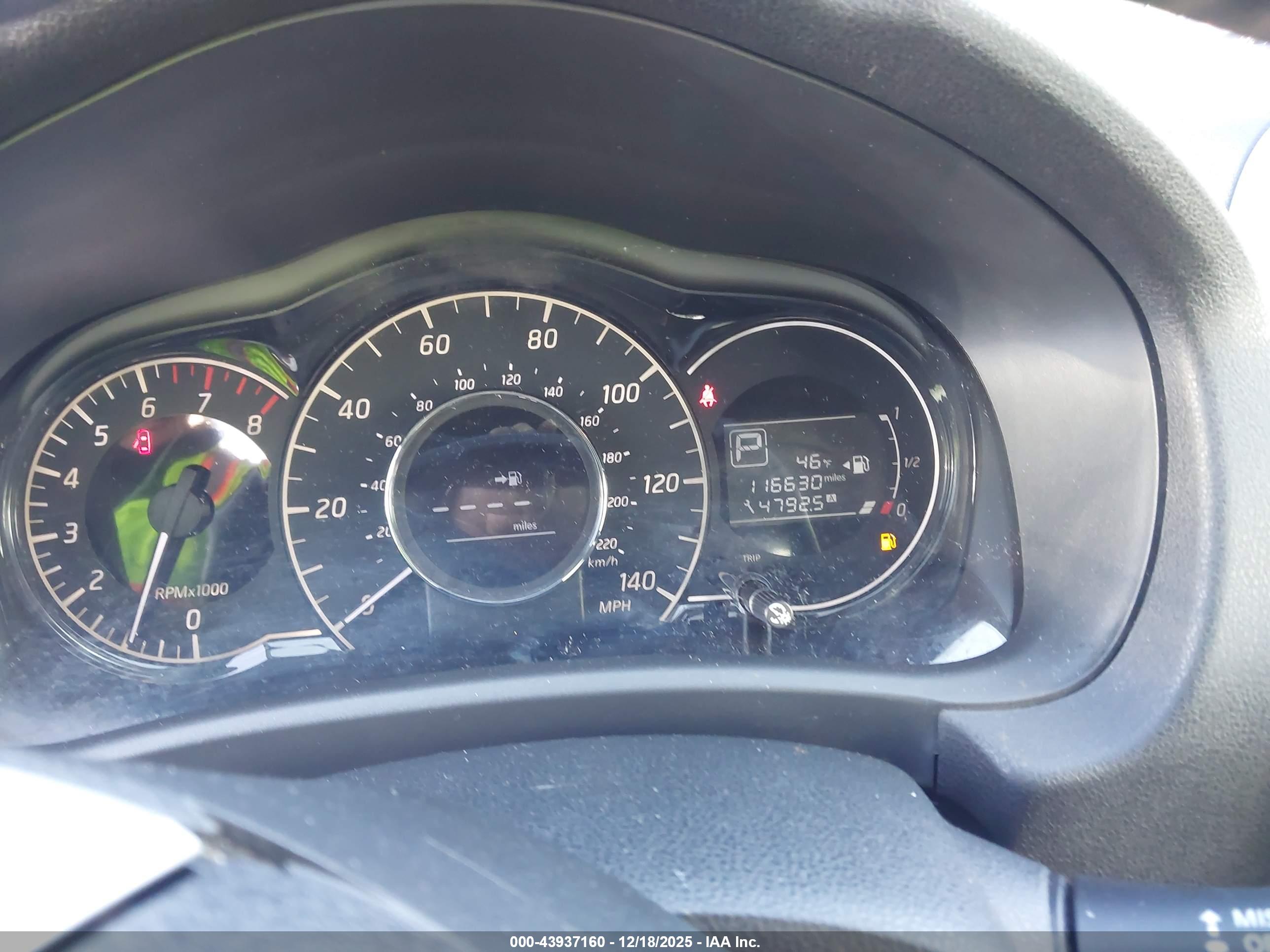 NISSAN VERSA image 7