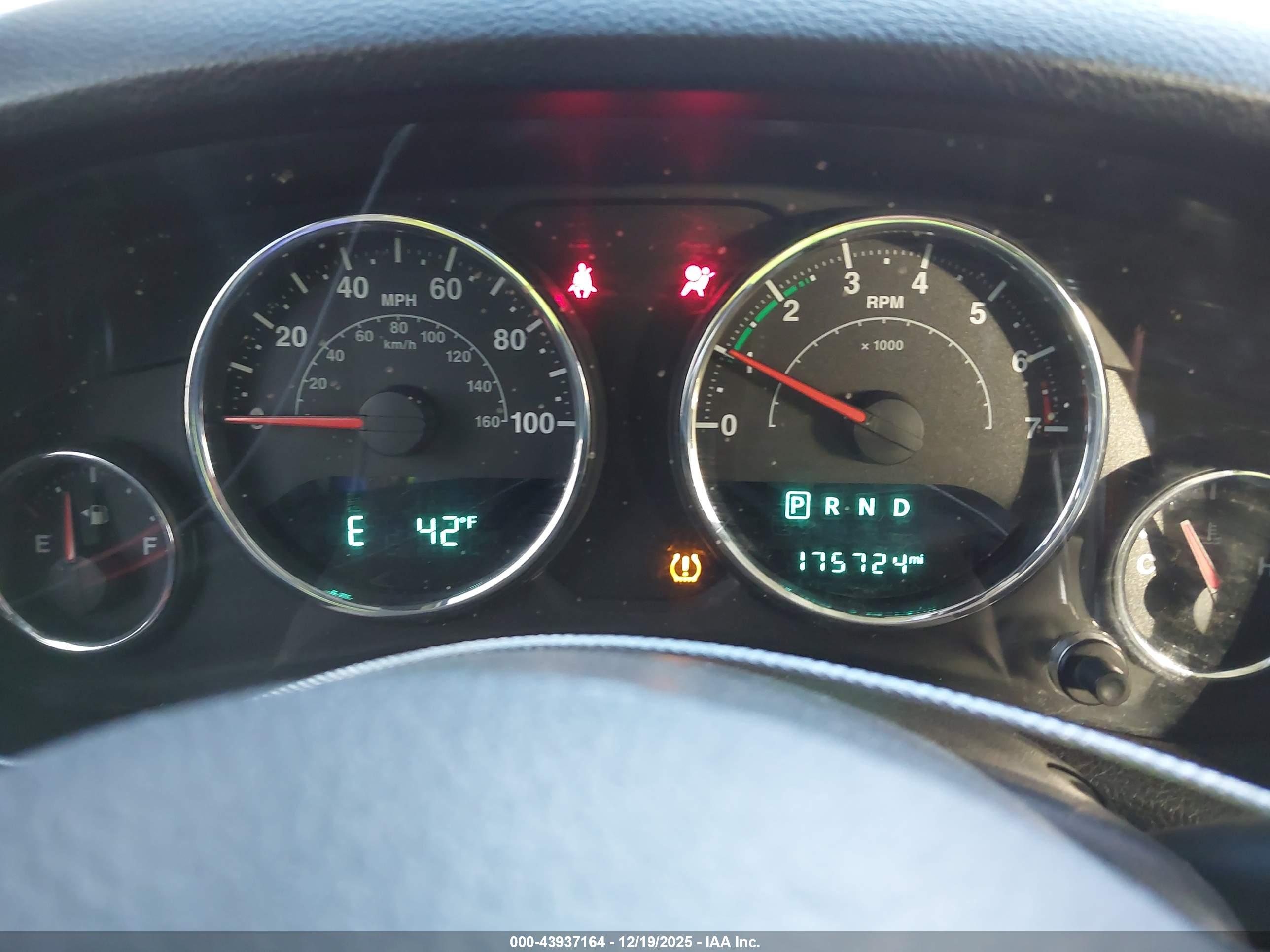 JEEP WRANGLER image 7