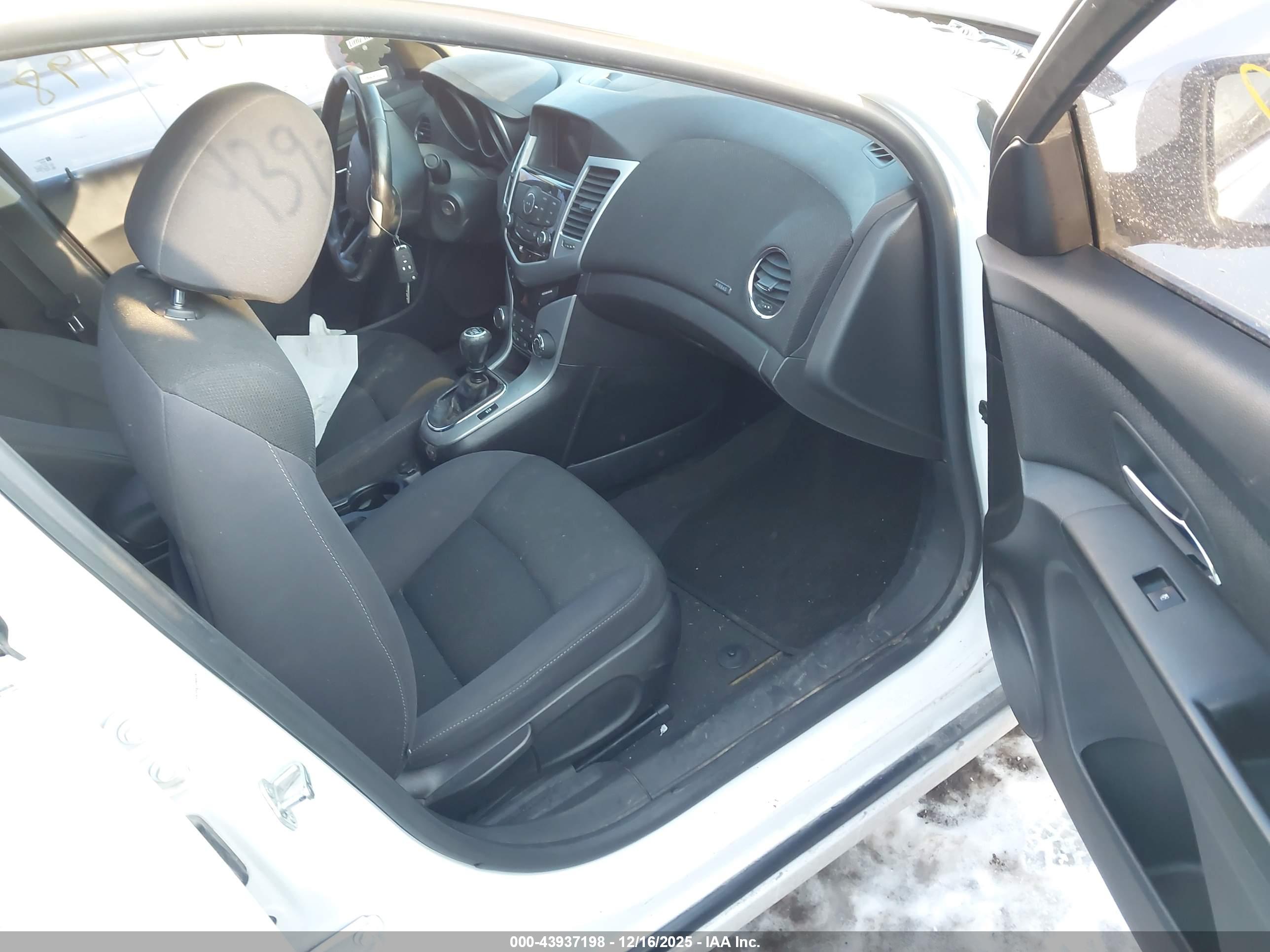 CHEVROLET CRUZE image 5