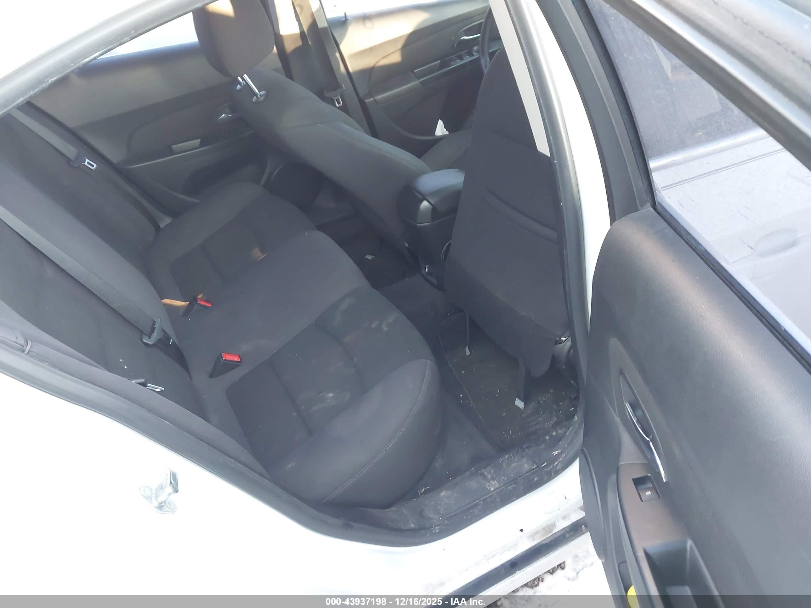 CHEVROLET CRUZE image 8