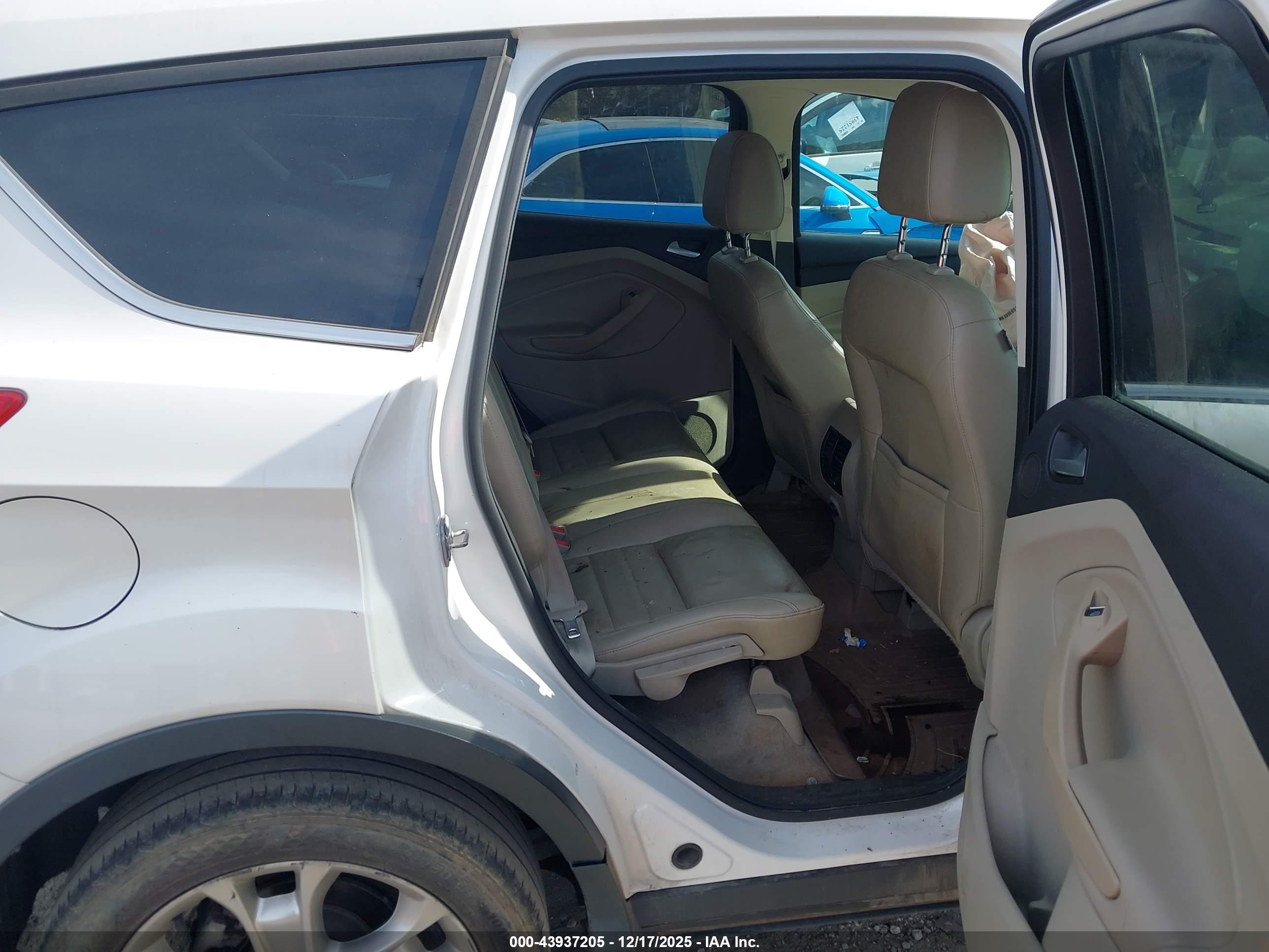 FORD ESCAPE image 8
