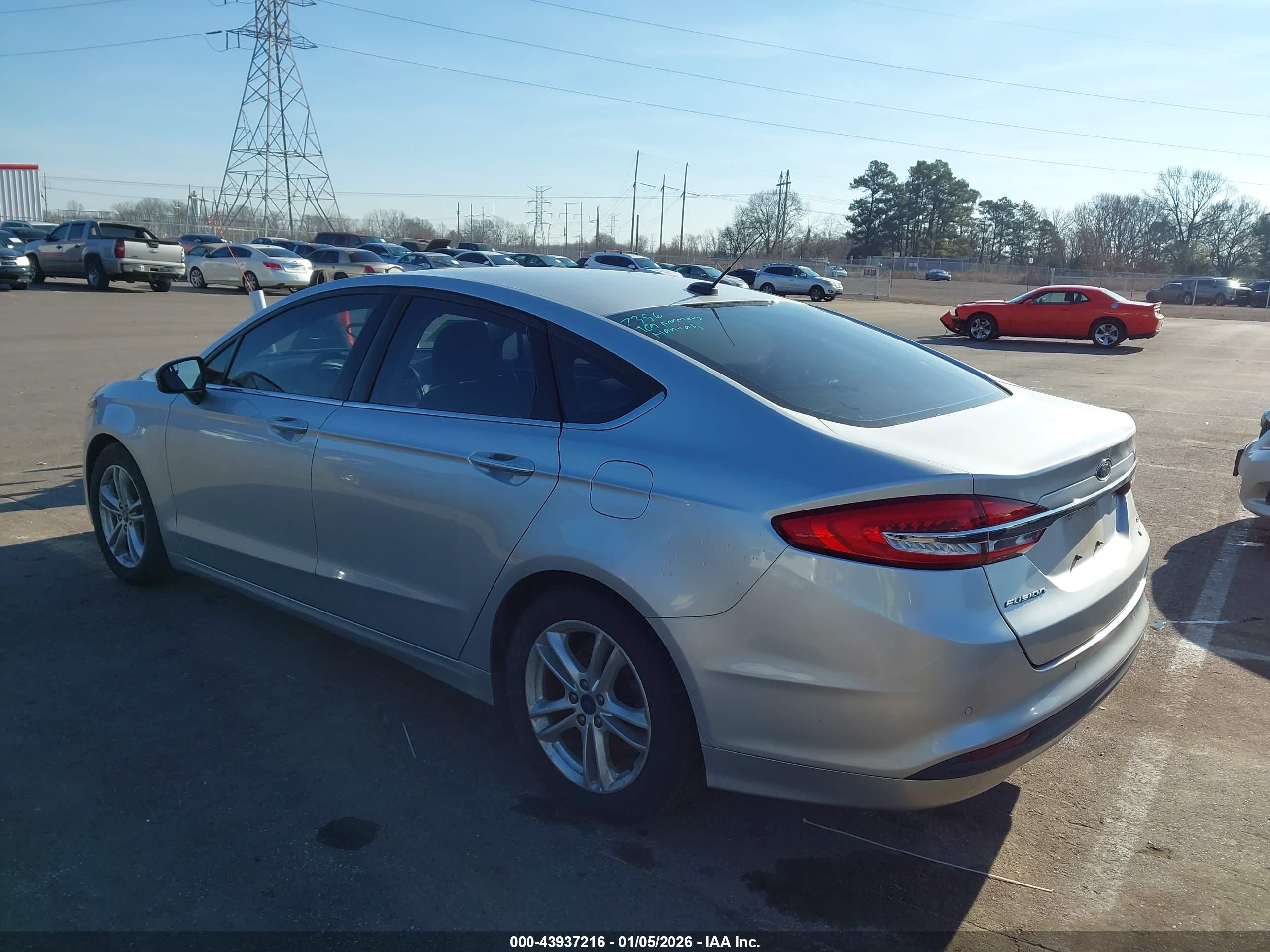 FORD FUSION image 3