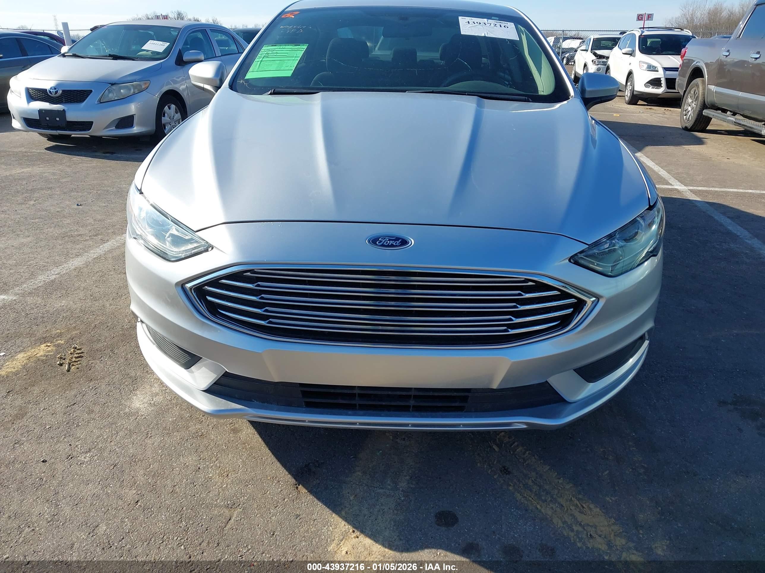 FORD FUSION image 6