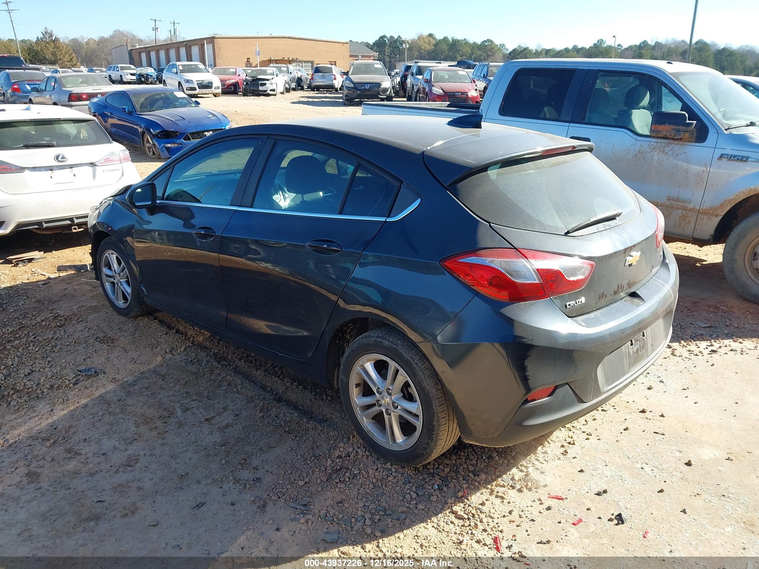 CHEVROLET CRUZE image 3