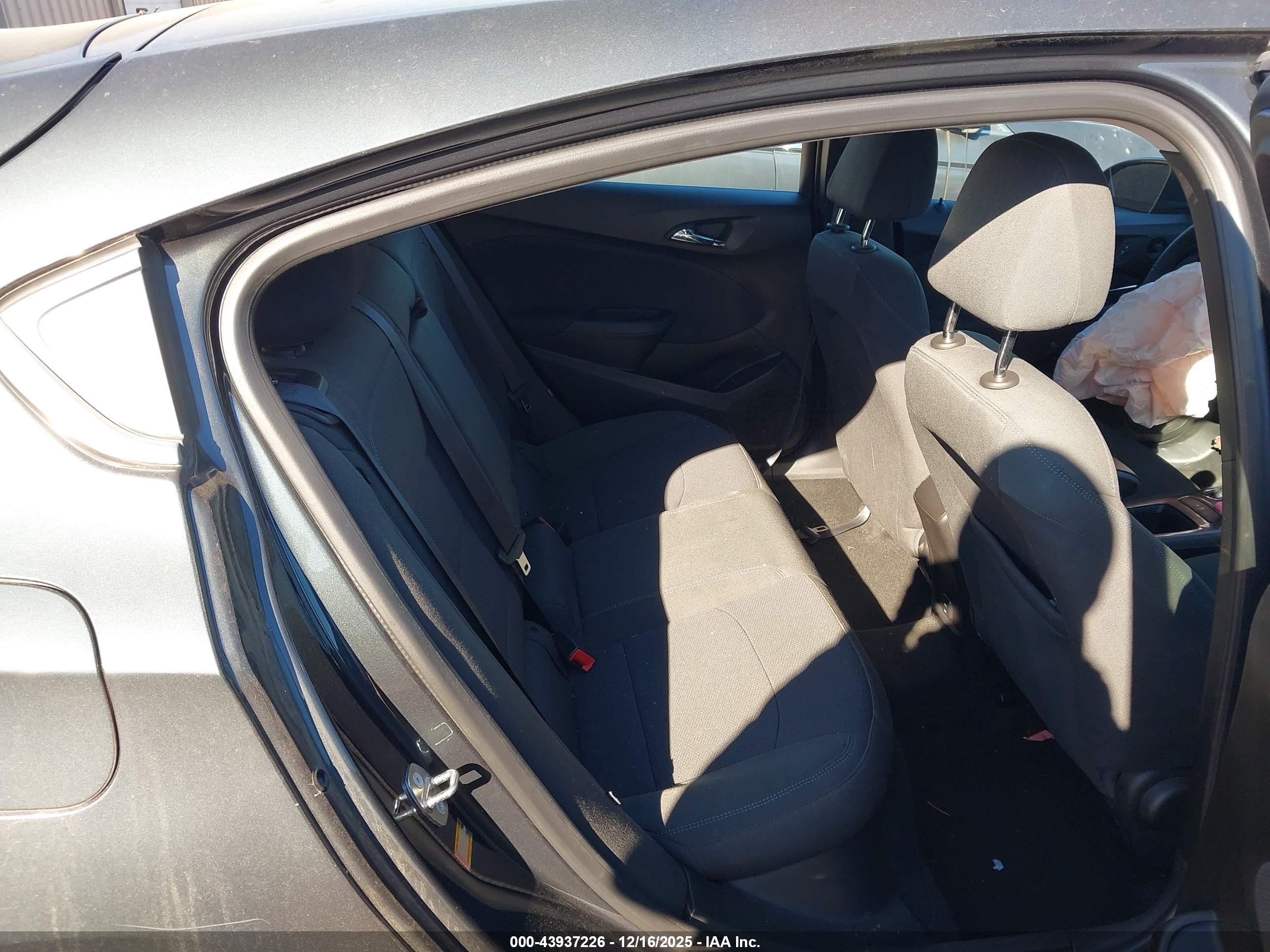 CHEVROLET CRUZE image 8