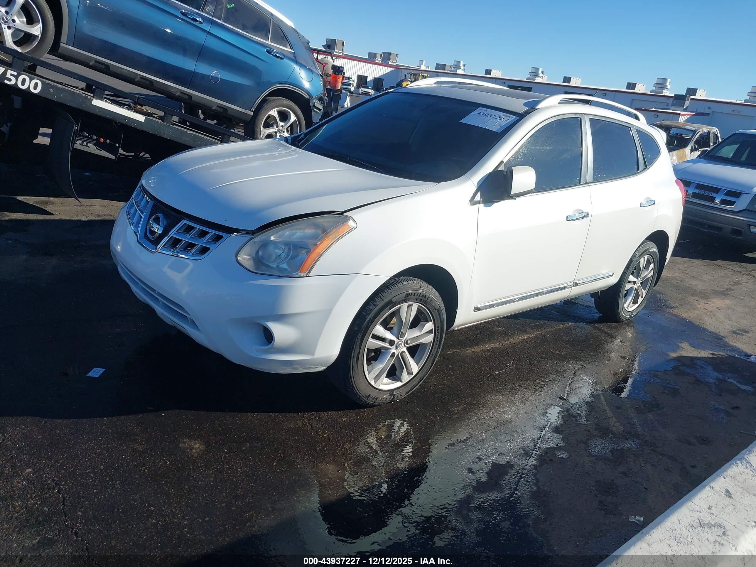 NISSAN ROGUE image 2