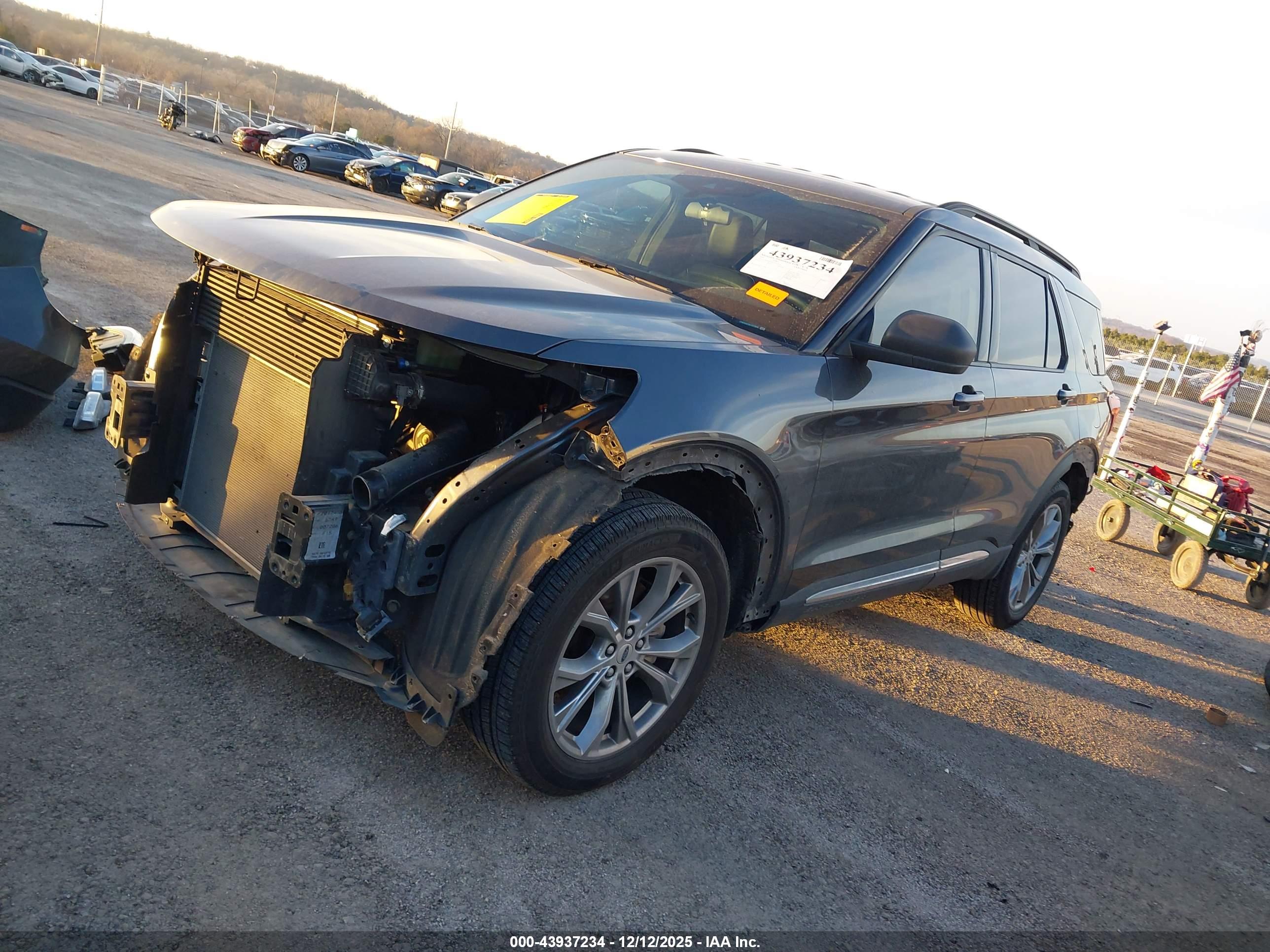 FORD EXPLORER image 2