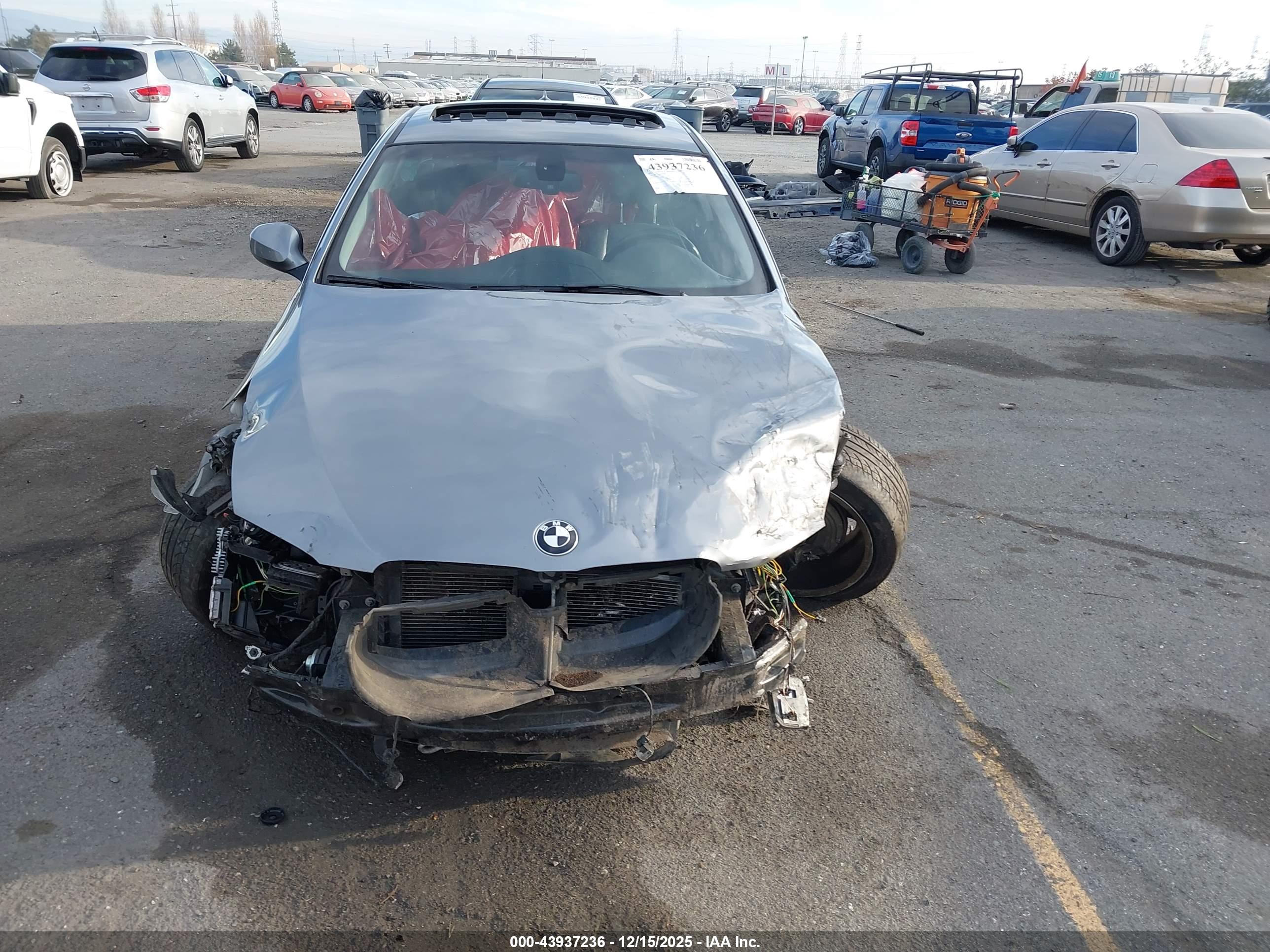 BMW 328I image 6