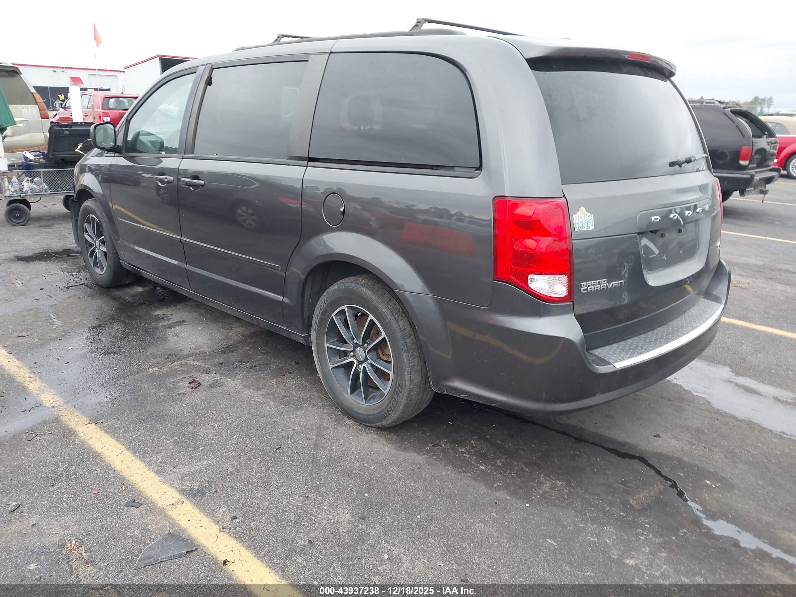 DODGE GRAND image 3