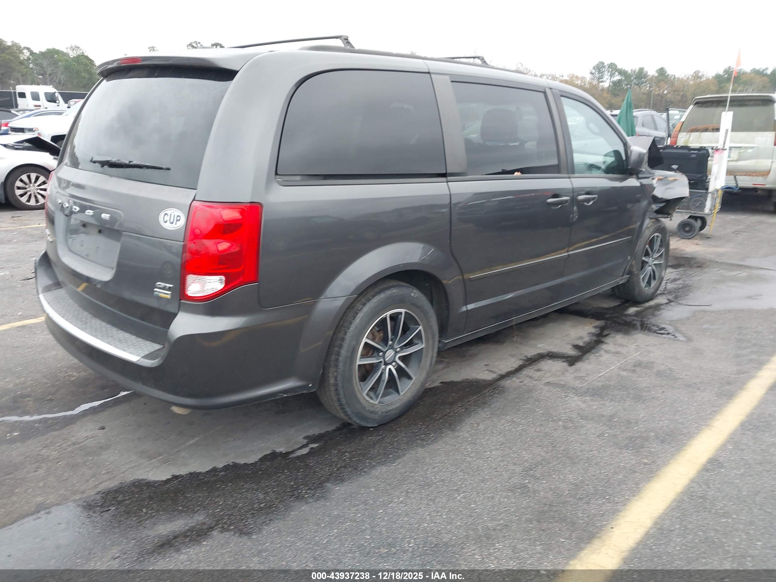 DODGE GRAND image 4