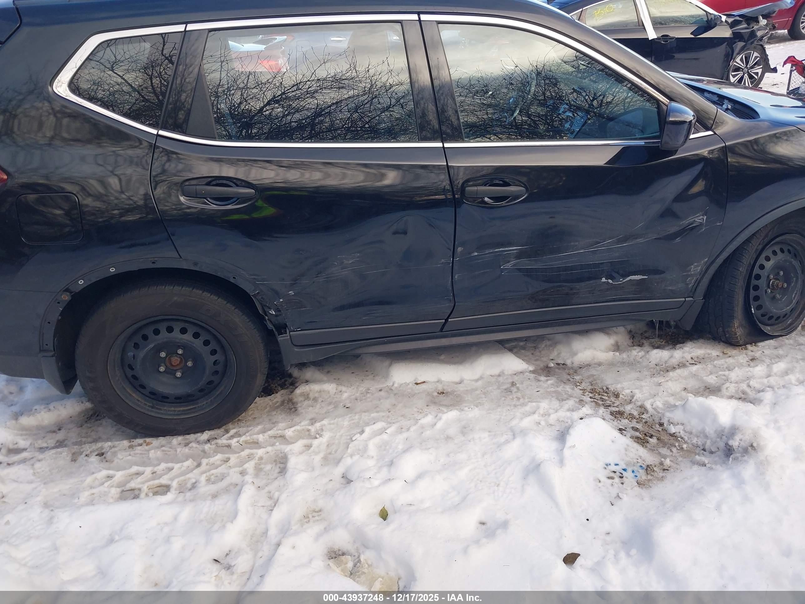 NISSAN ROGUE image 6