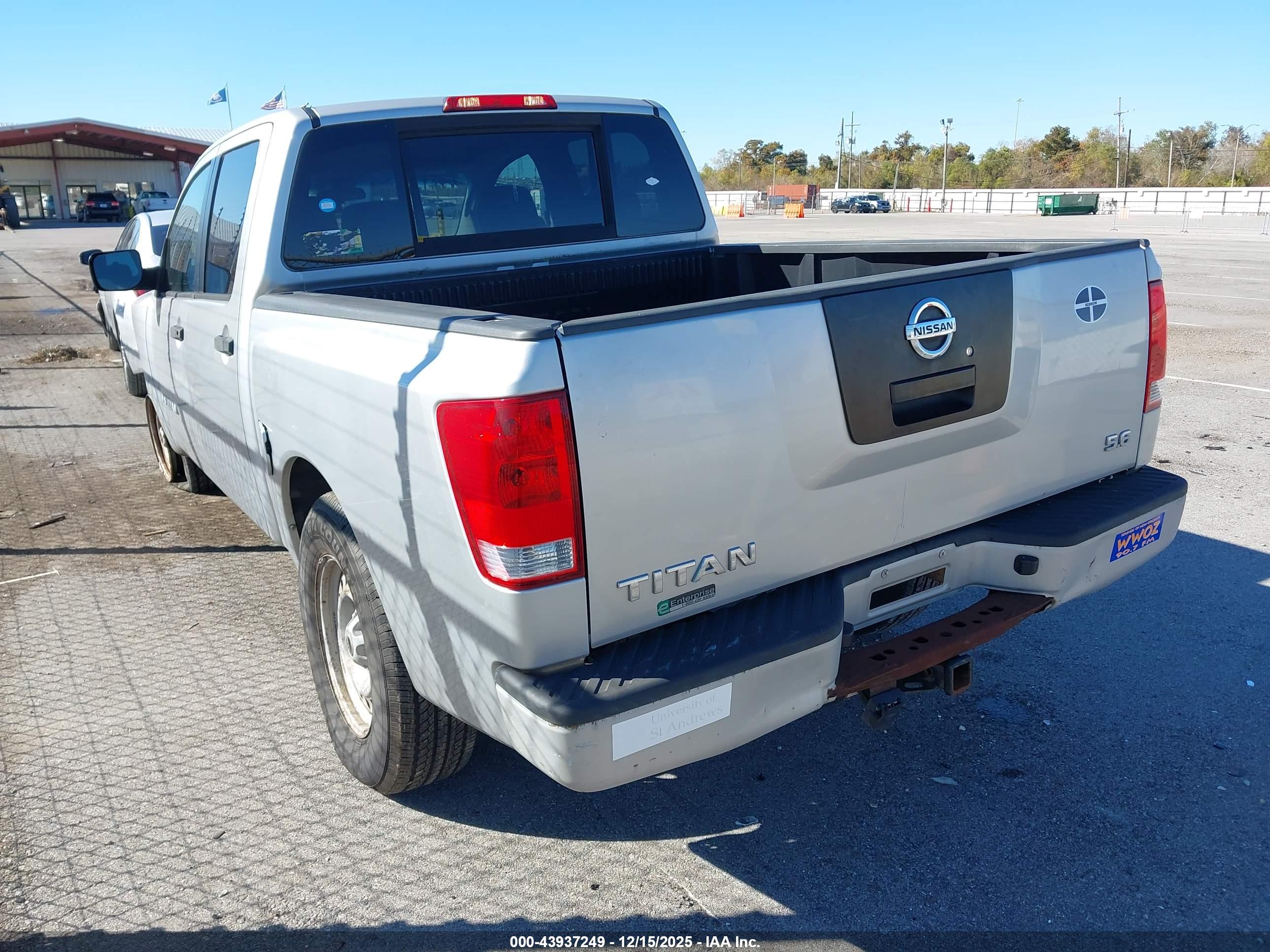 NISSAN TITAN image 3
