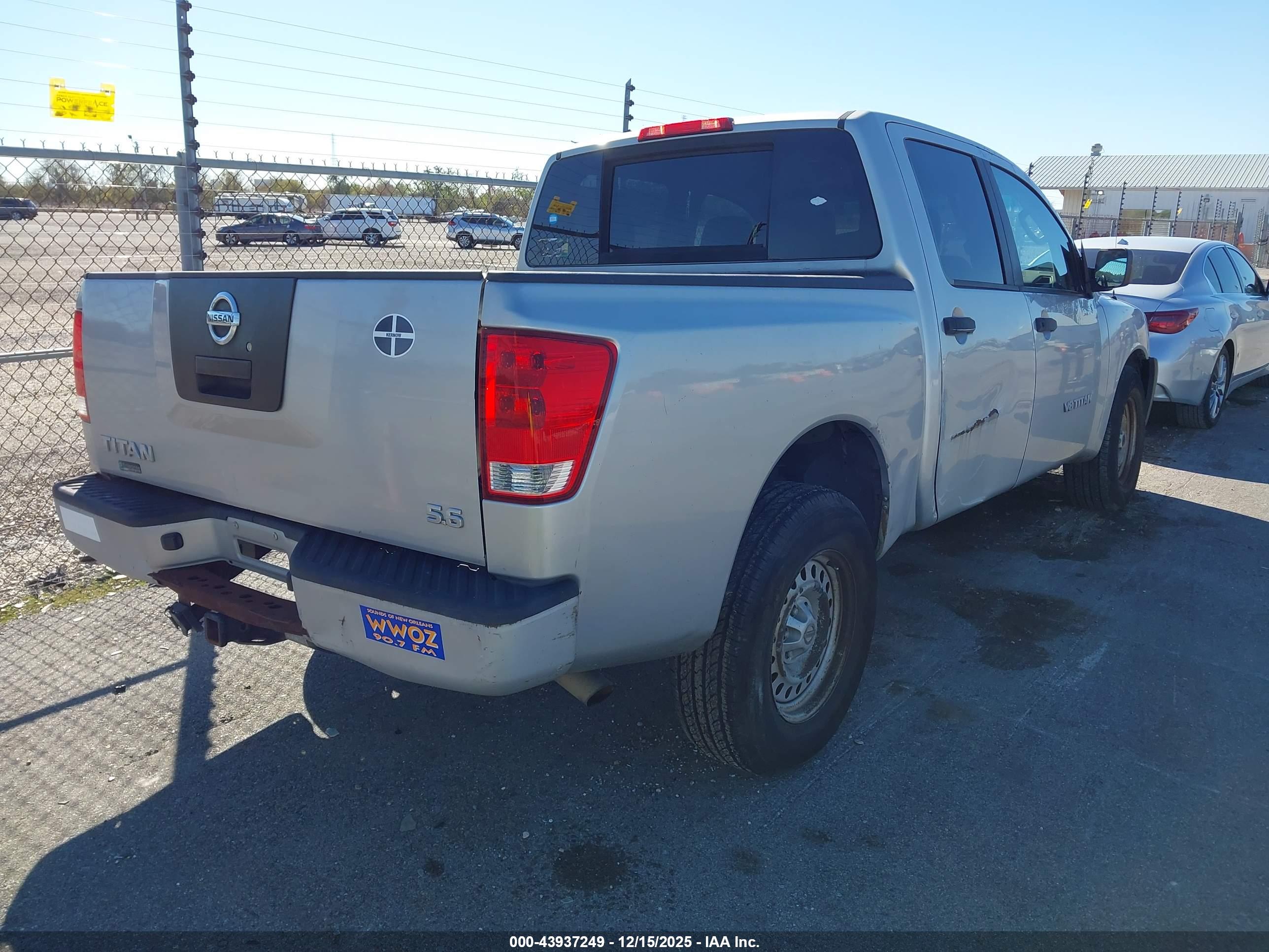 NISSAN TITAN image 4
