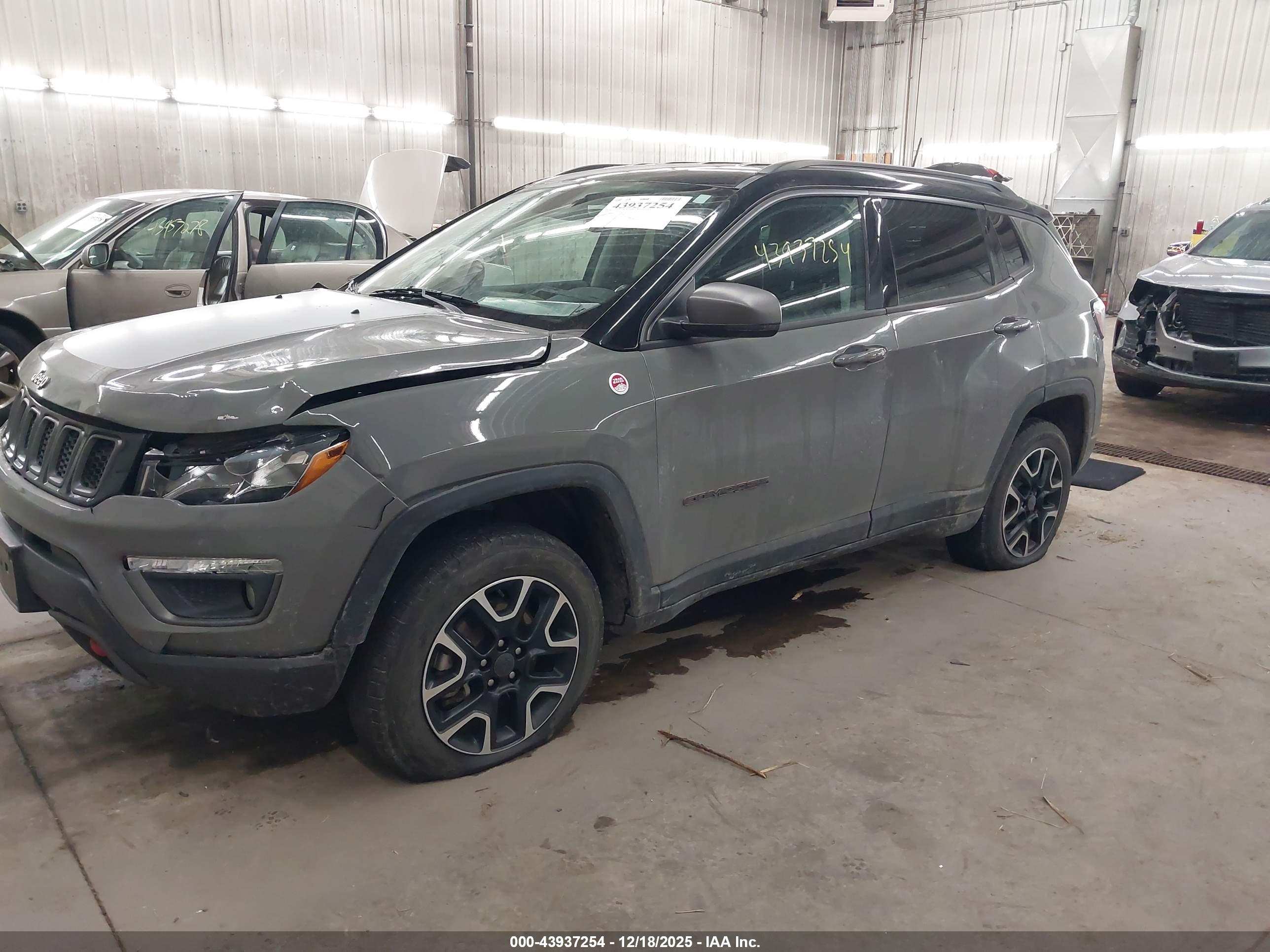 JEEP COMPASS image 2