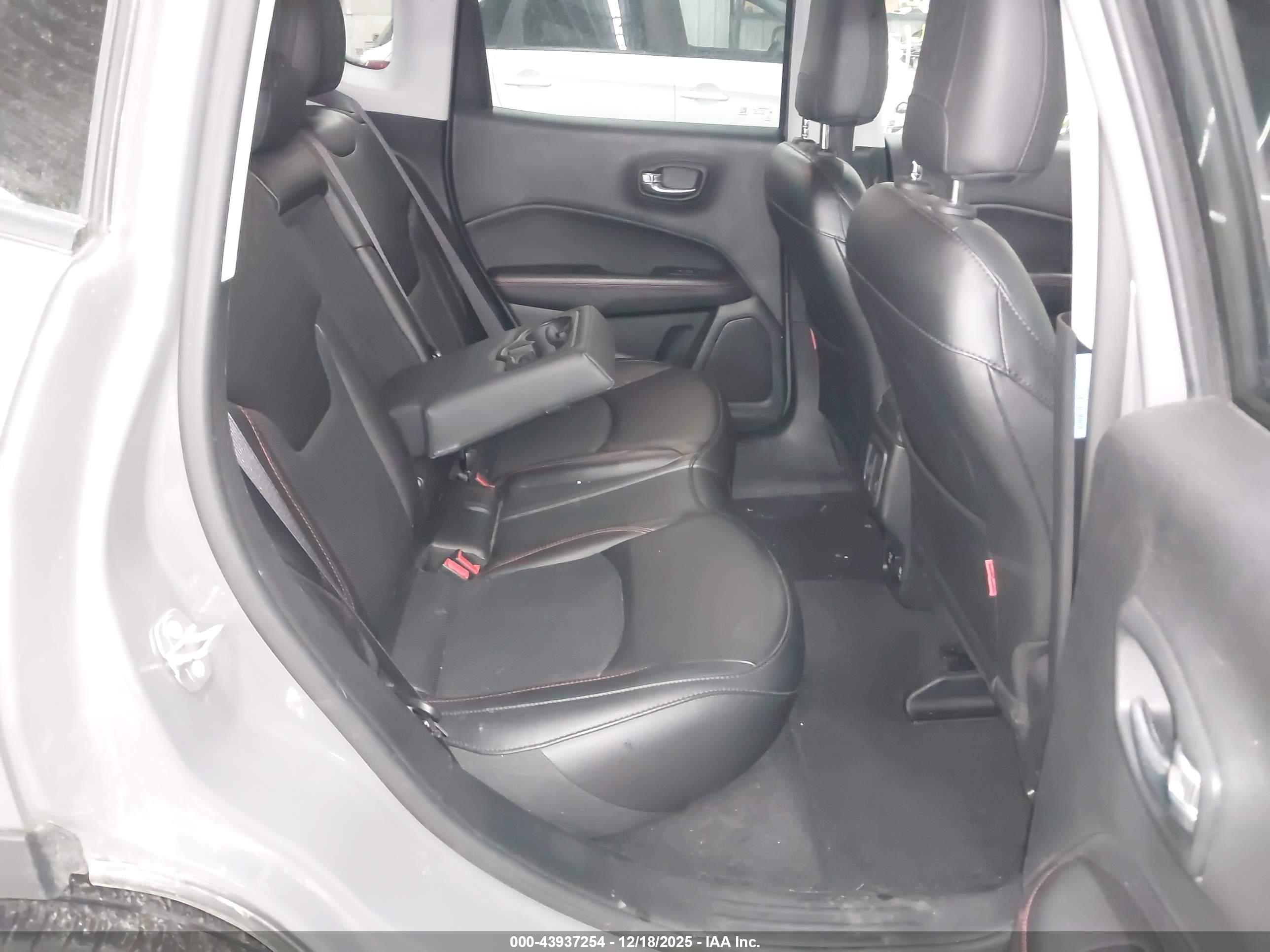 JEEP COMPASS image 8