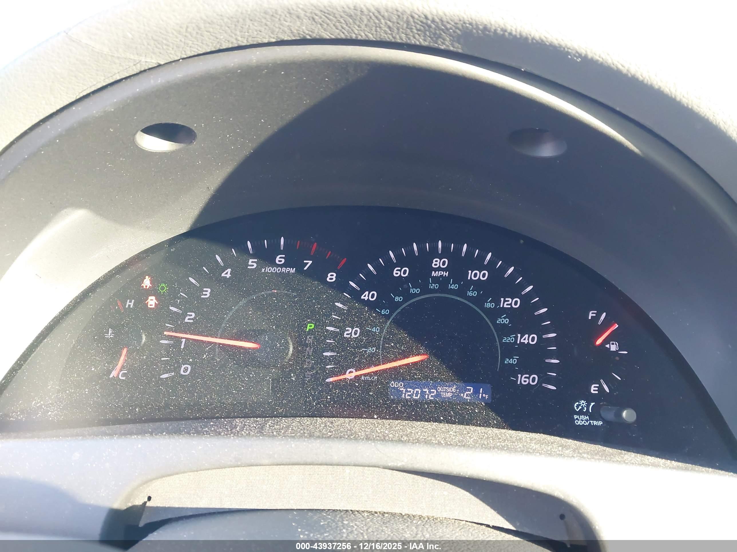 TOYOTA CAMRY image 7