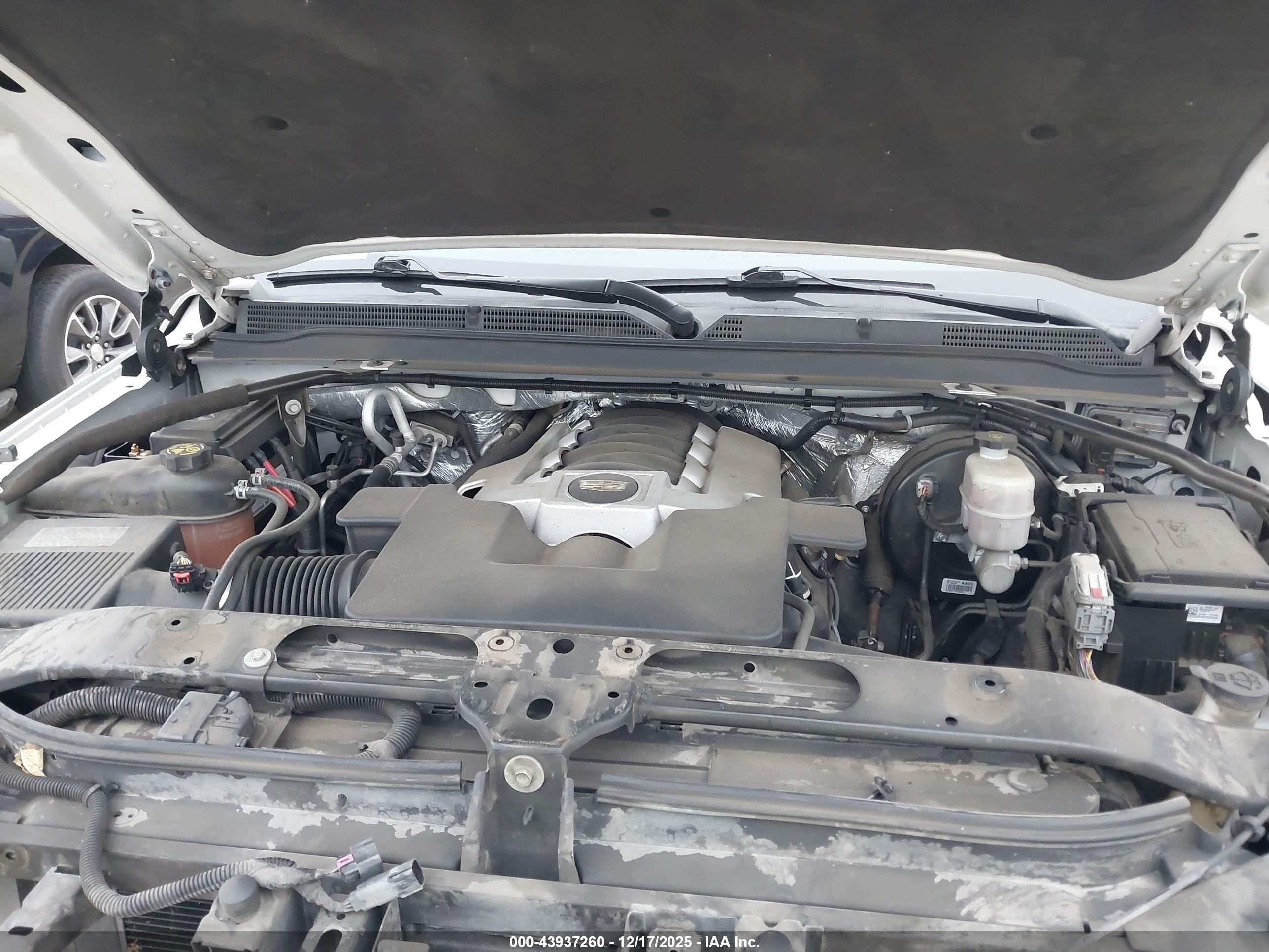 CADILLAC ESCALADE image 10