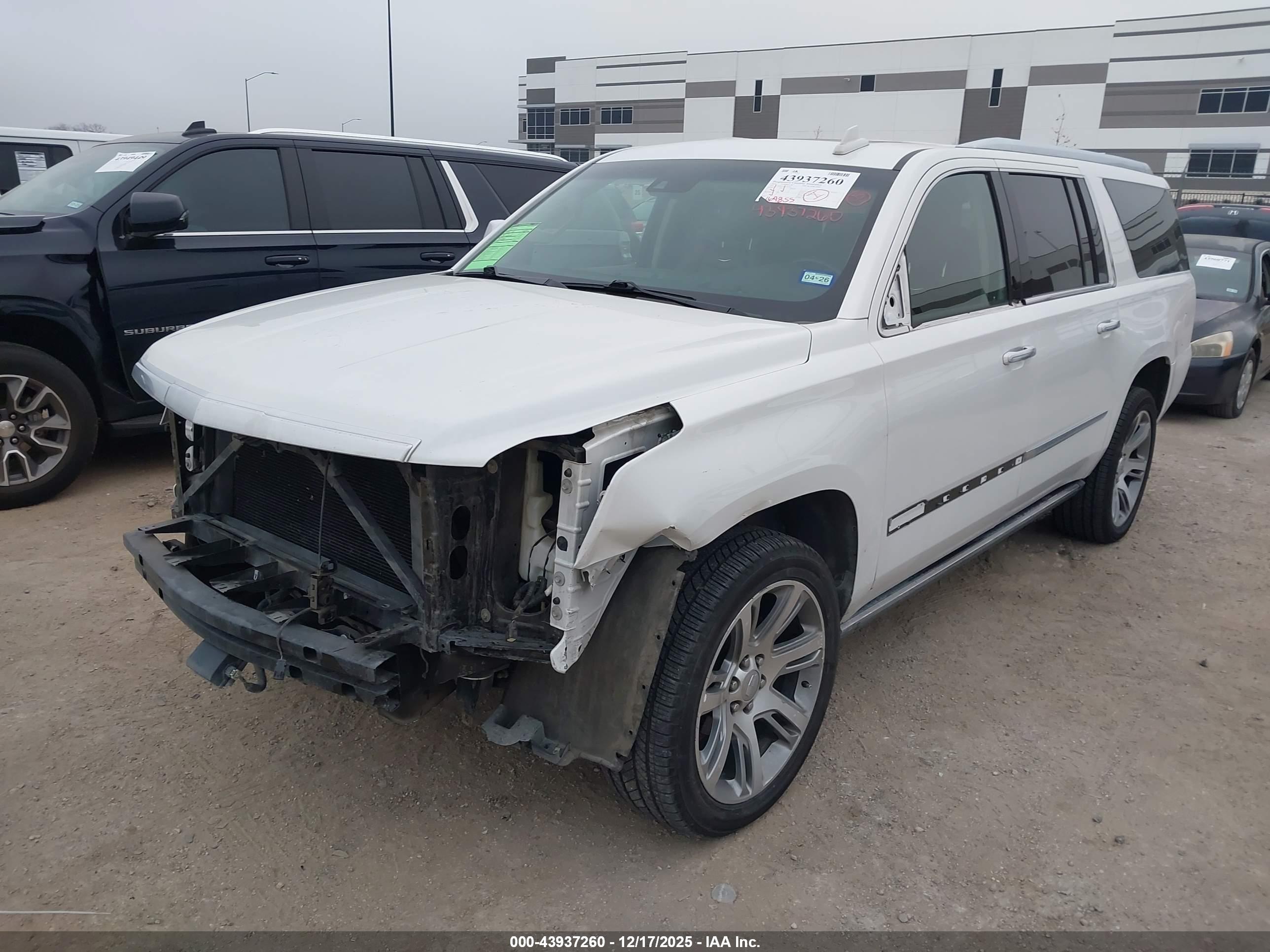 CADILLAC ESCALADE image 2