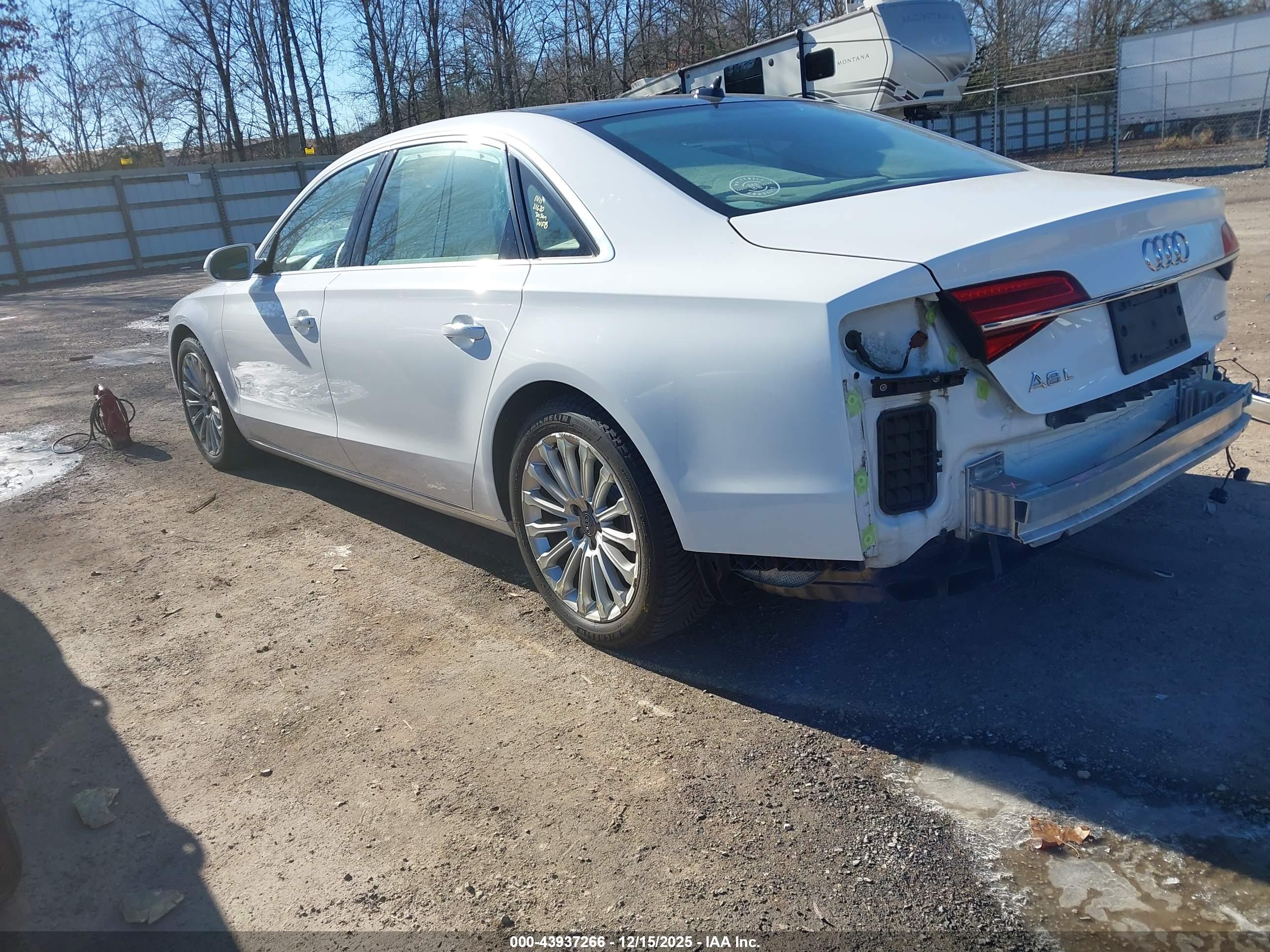 AUDI A8 image 3