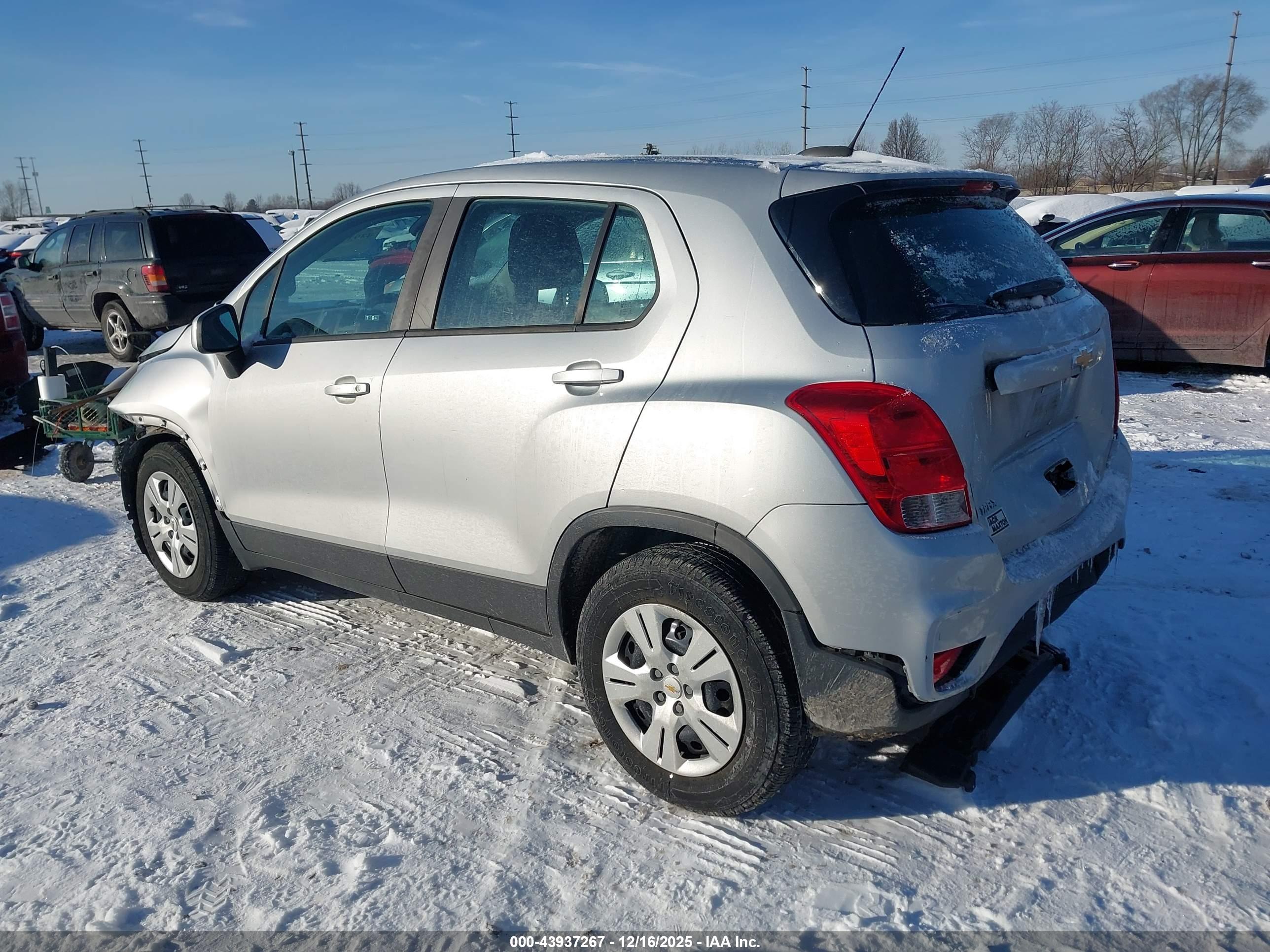 CHEVROLET TRAX image 3