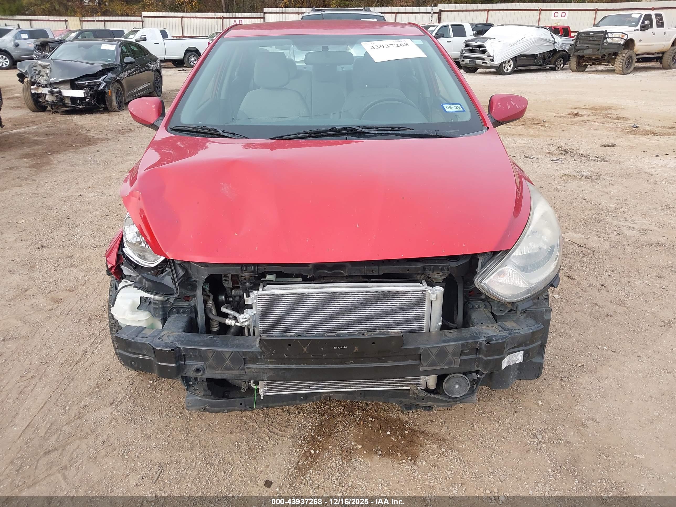 HYUNDAI ACCENT image 6