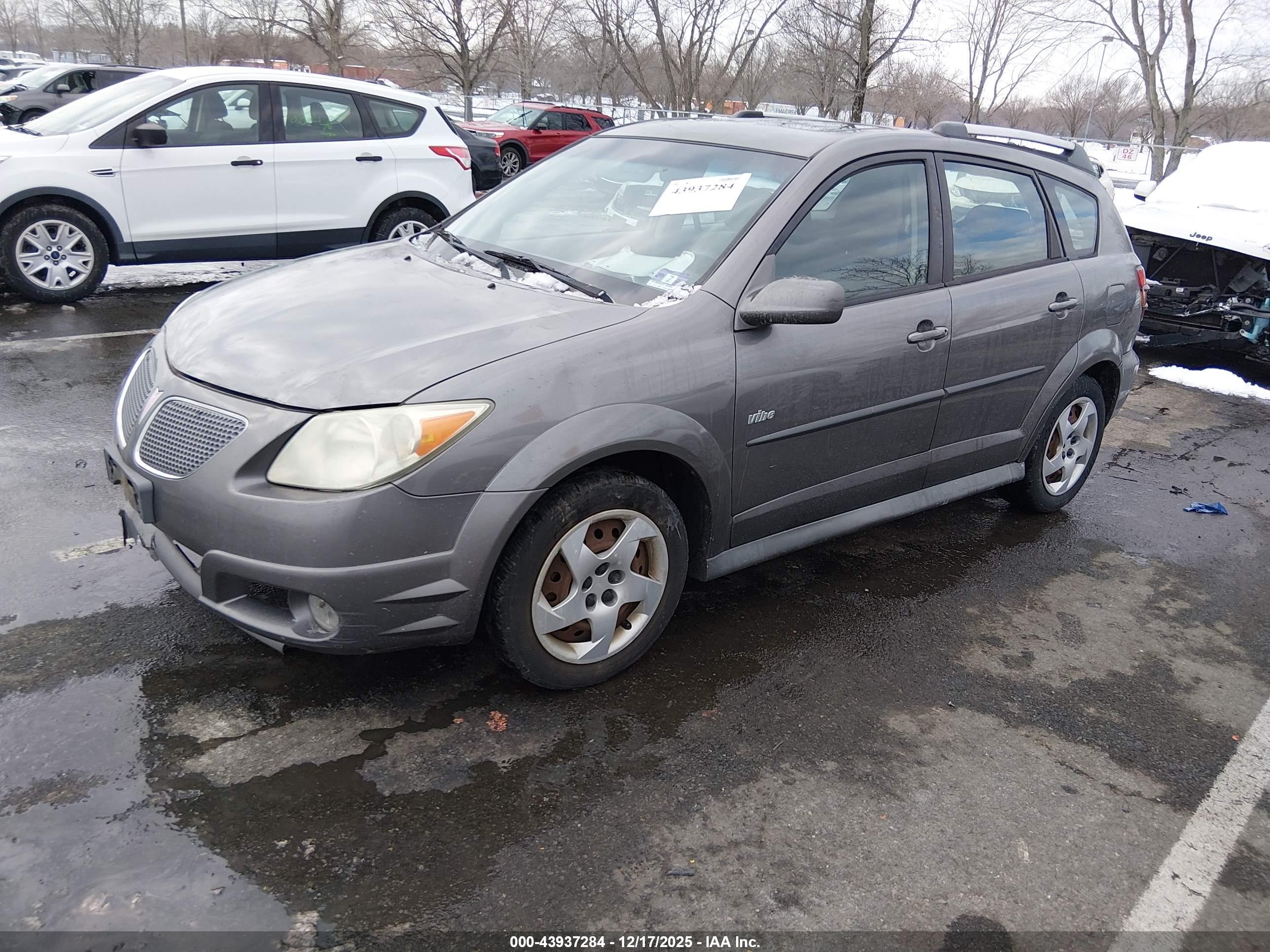 PONTIAC VIBE image 2