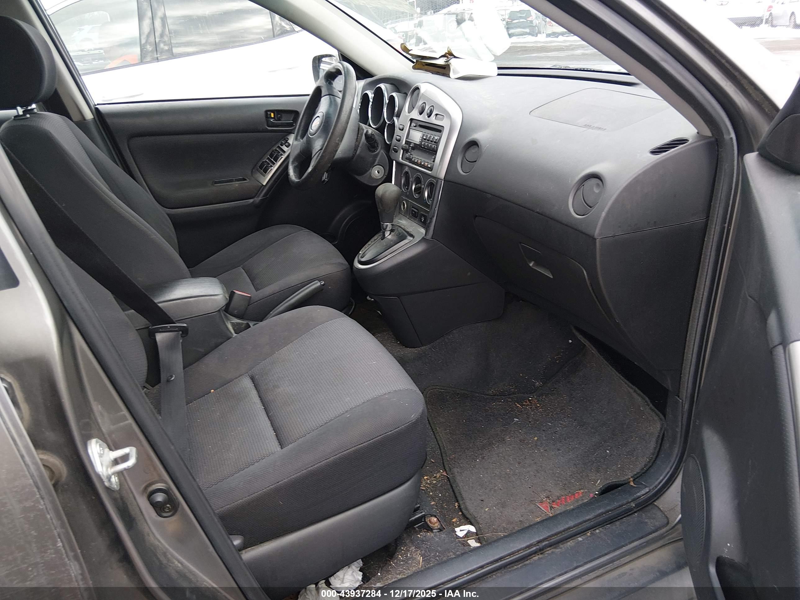 PONTIAC VIBE image 5
