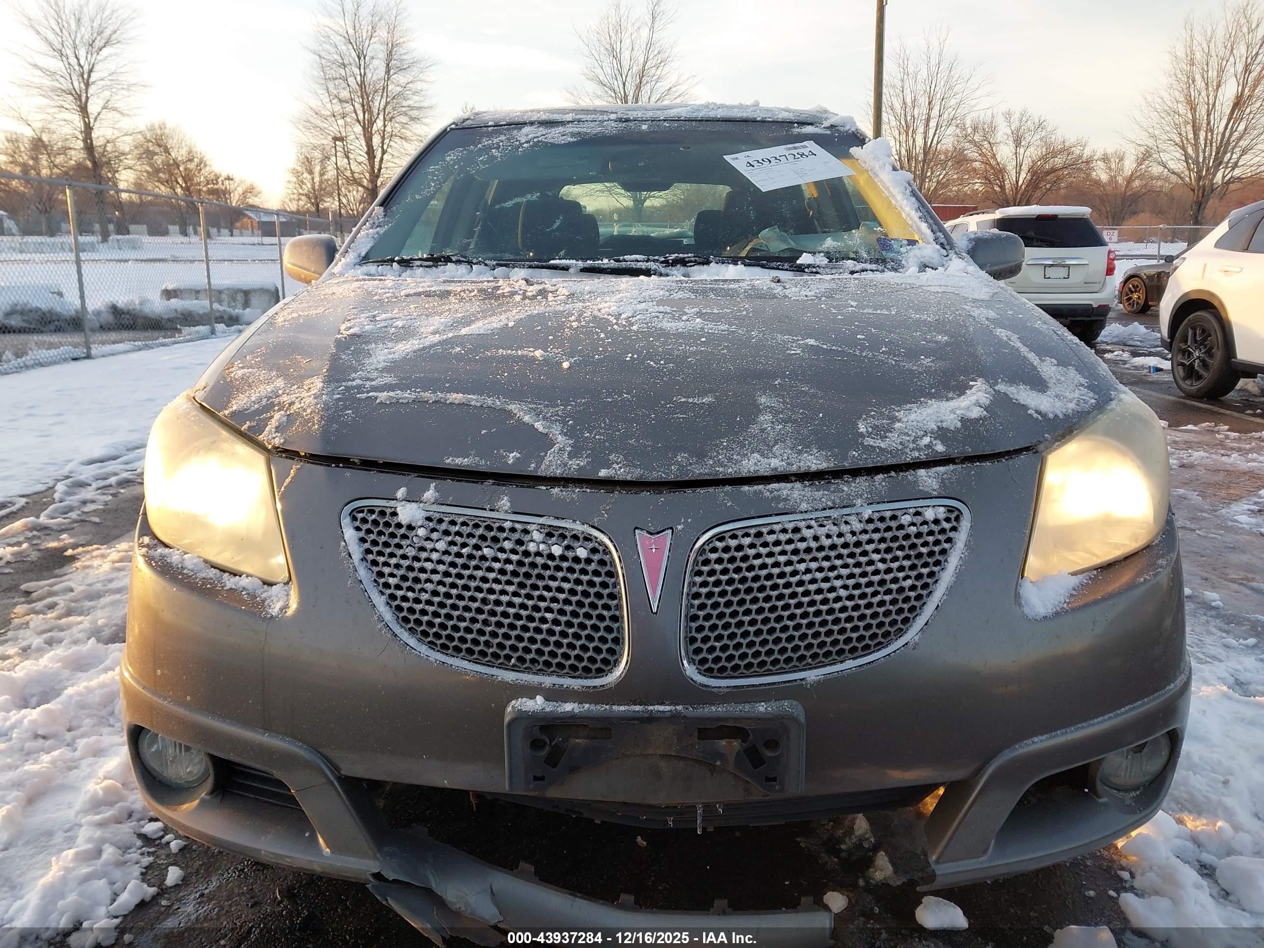 PONTIAC VIBE image 6