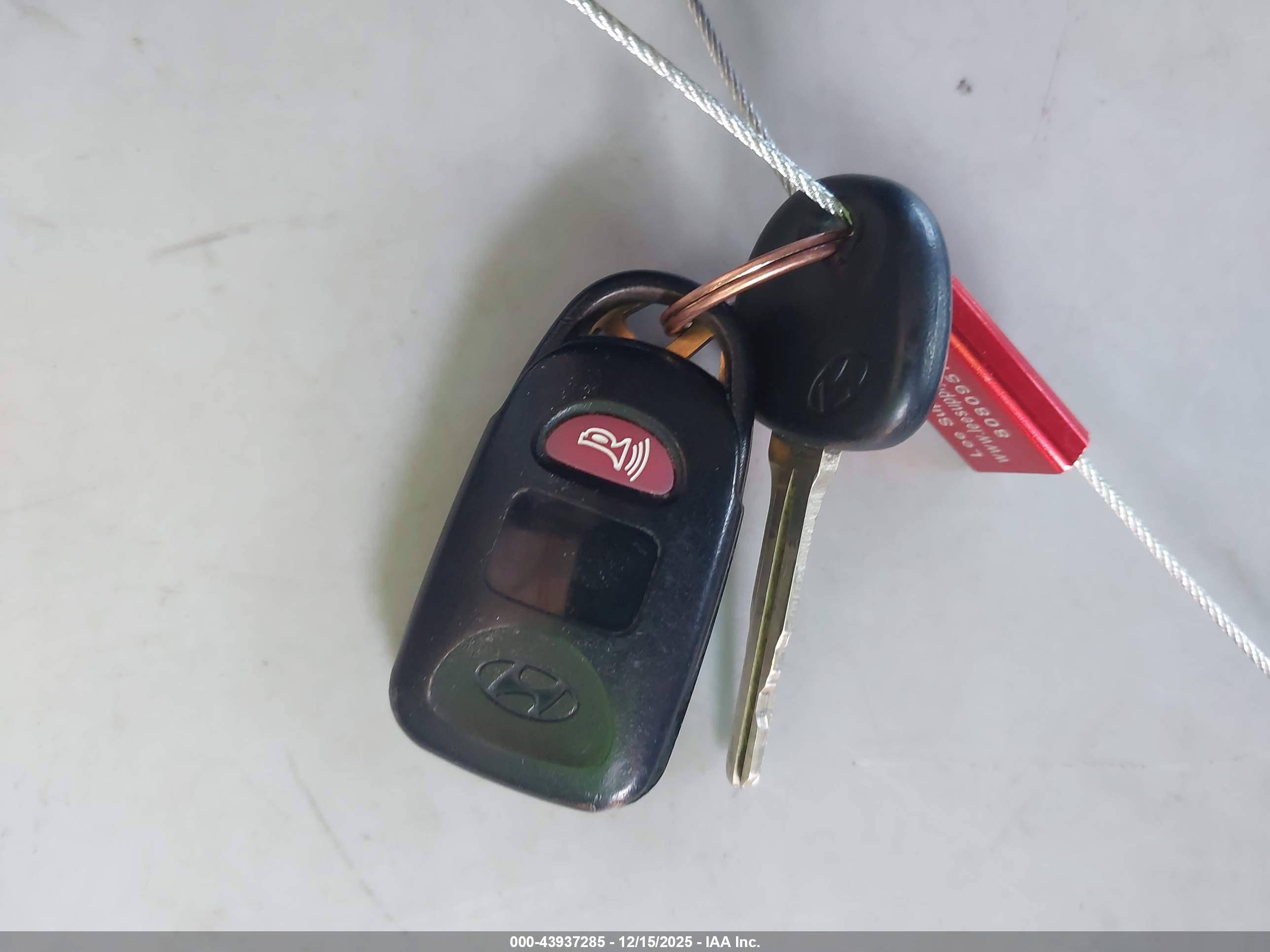HYUNDAI ELANTRA image 11