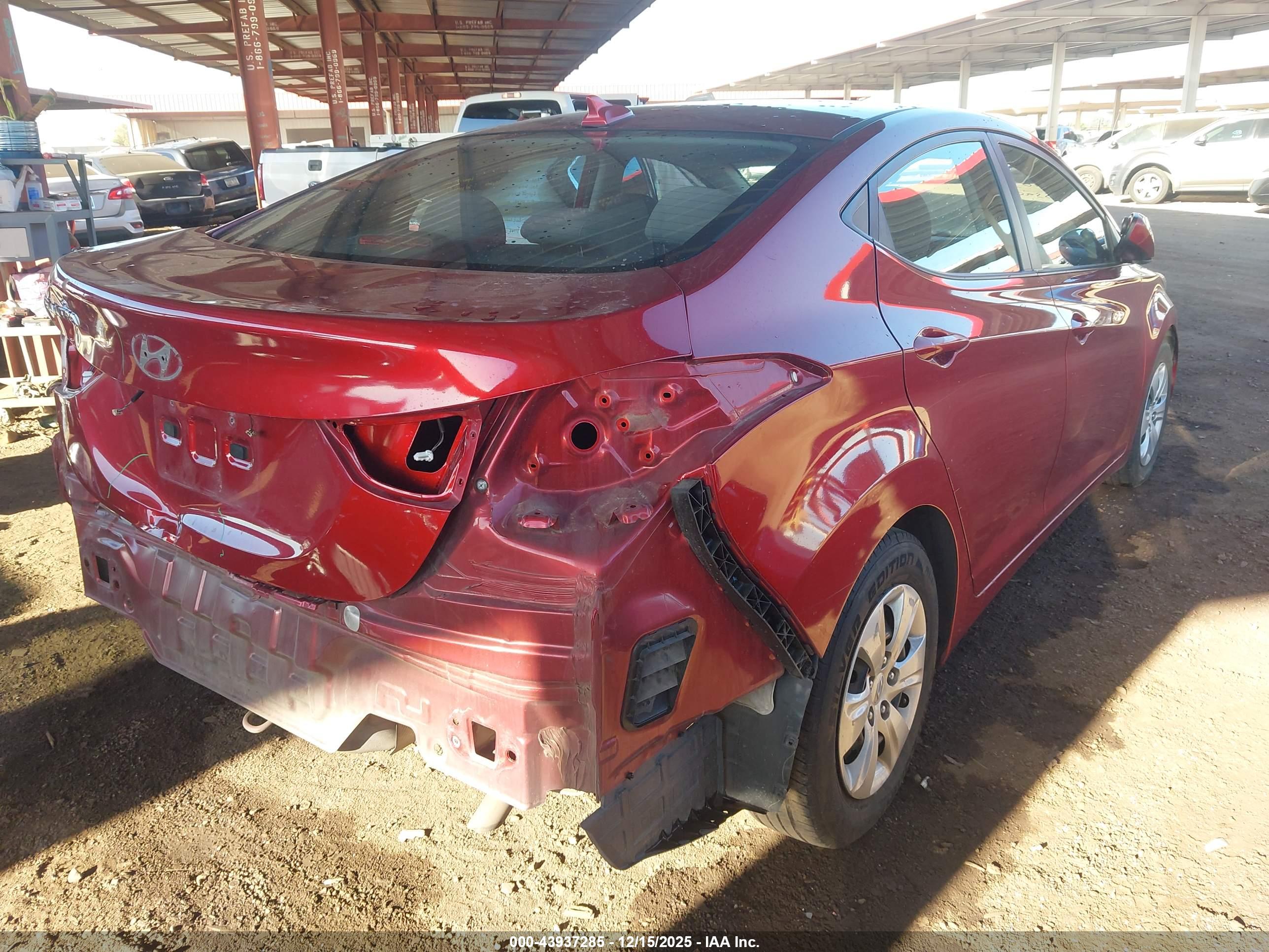 HYUNDAI ELANTRA image 4