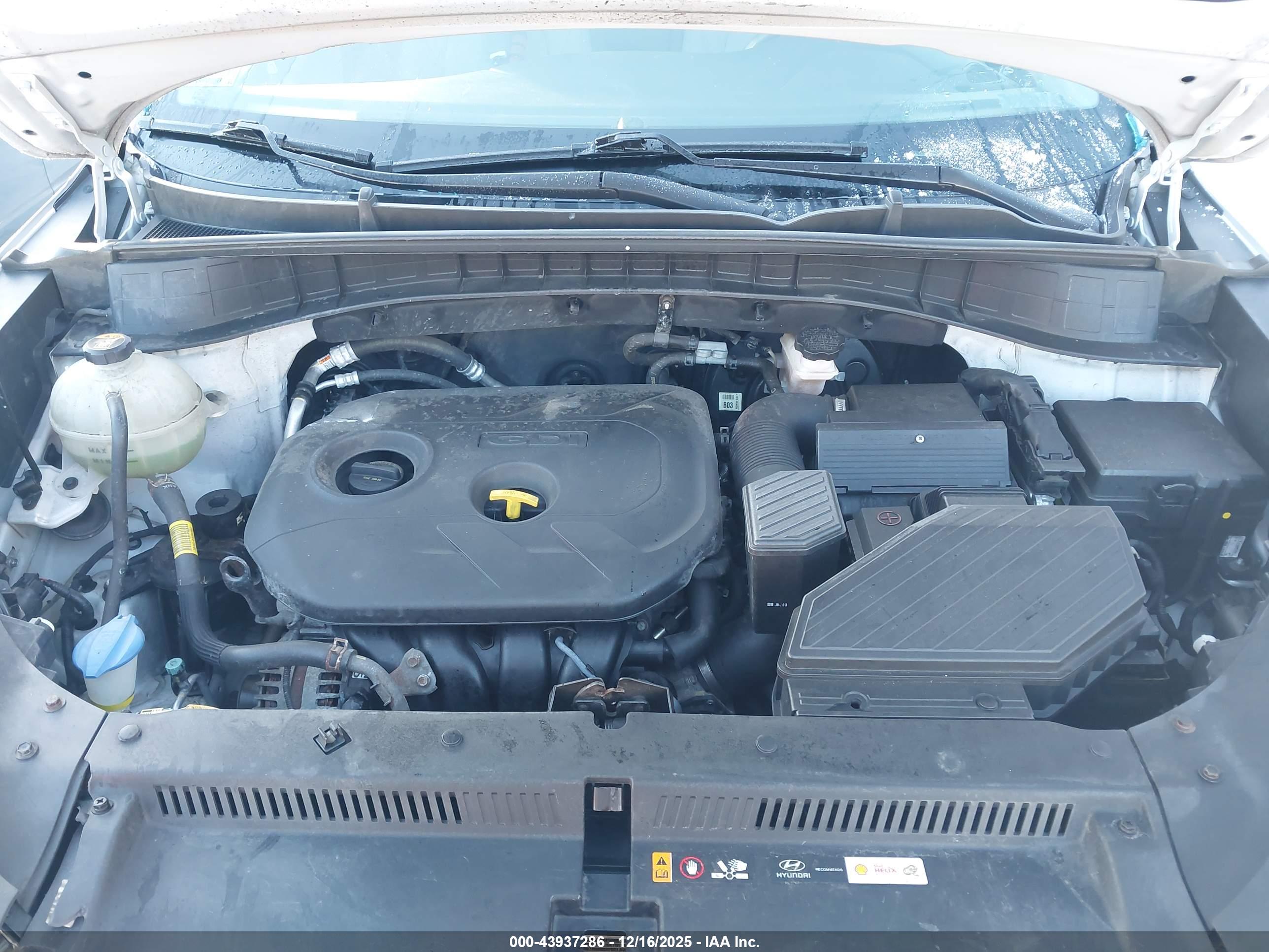 HYUNDAI TUCSON image 10