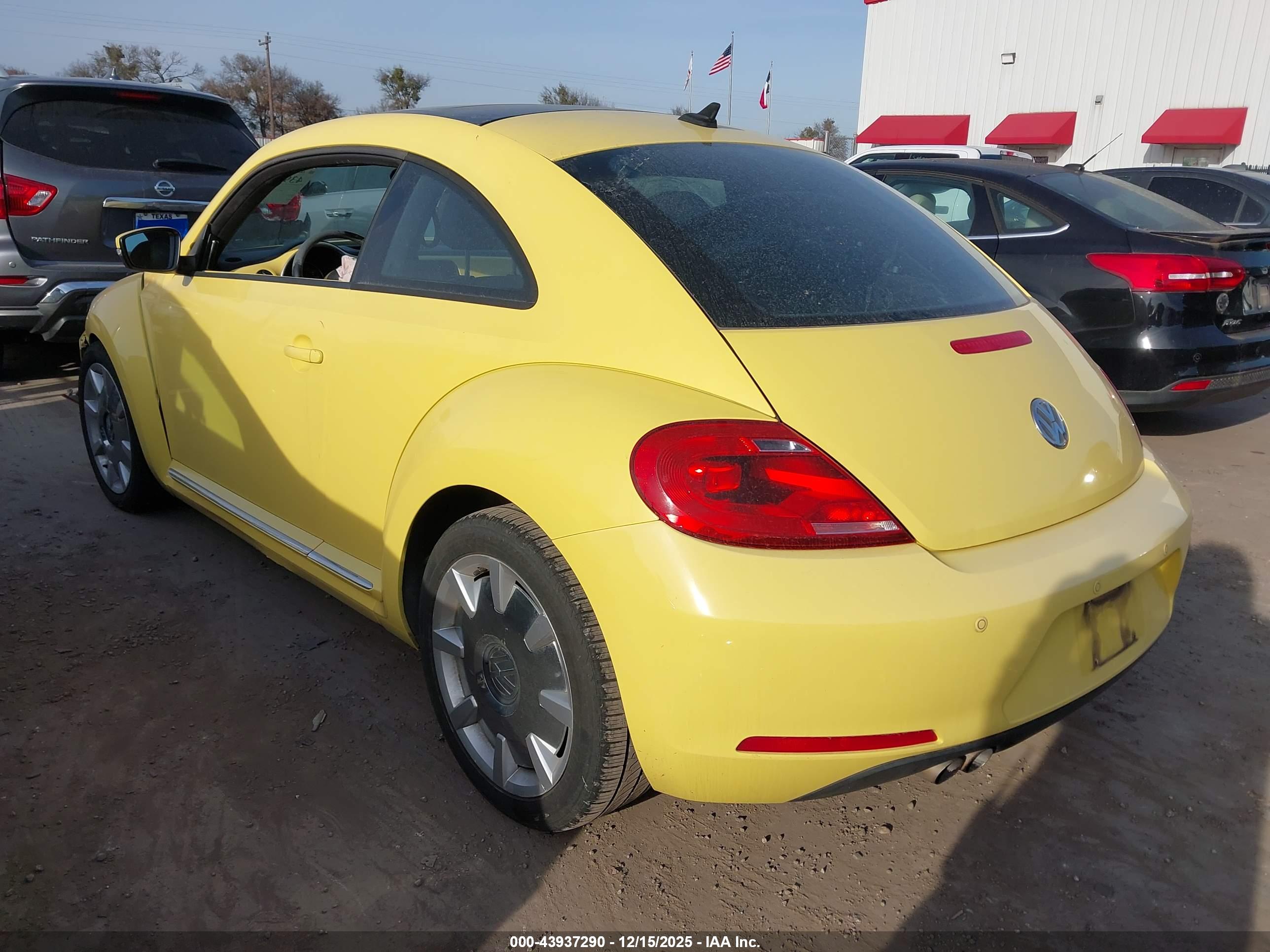 VOLKSWAGEN BEETLE image 3