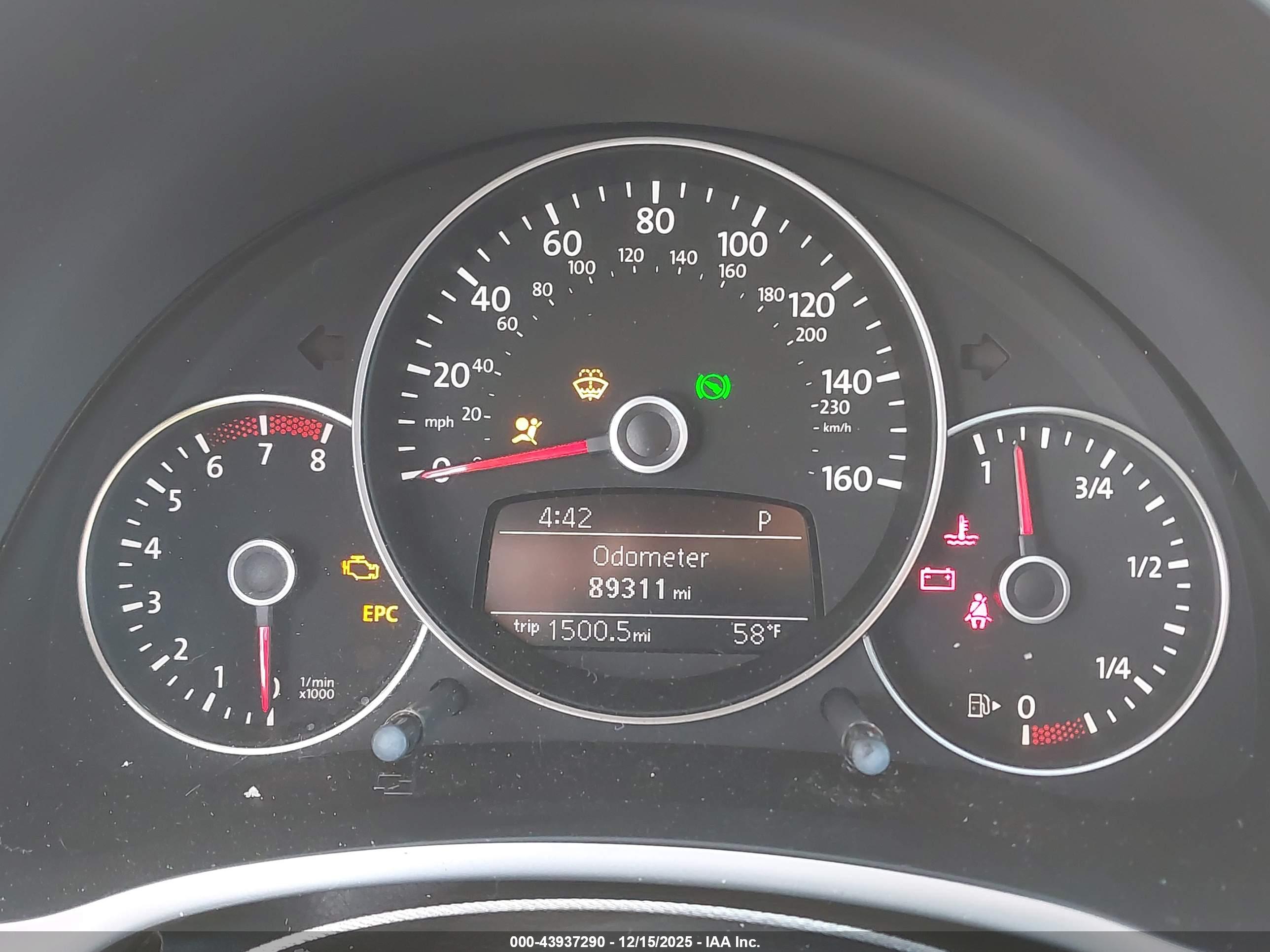 VOLKSWAGEN BEETLE image 7