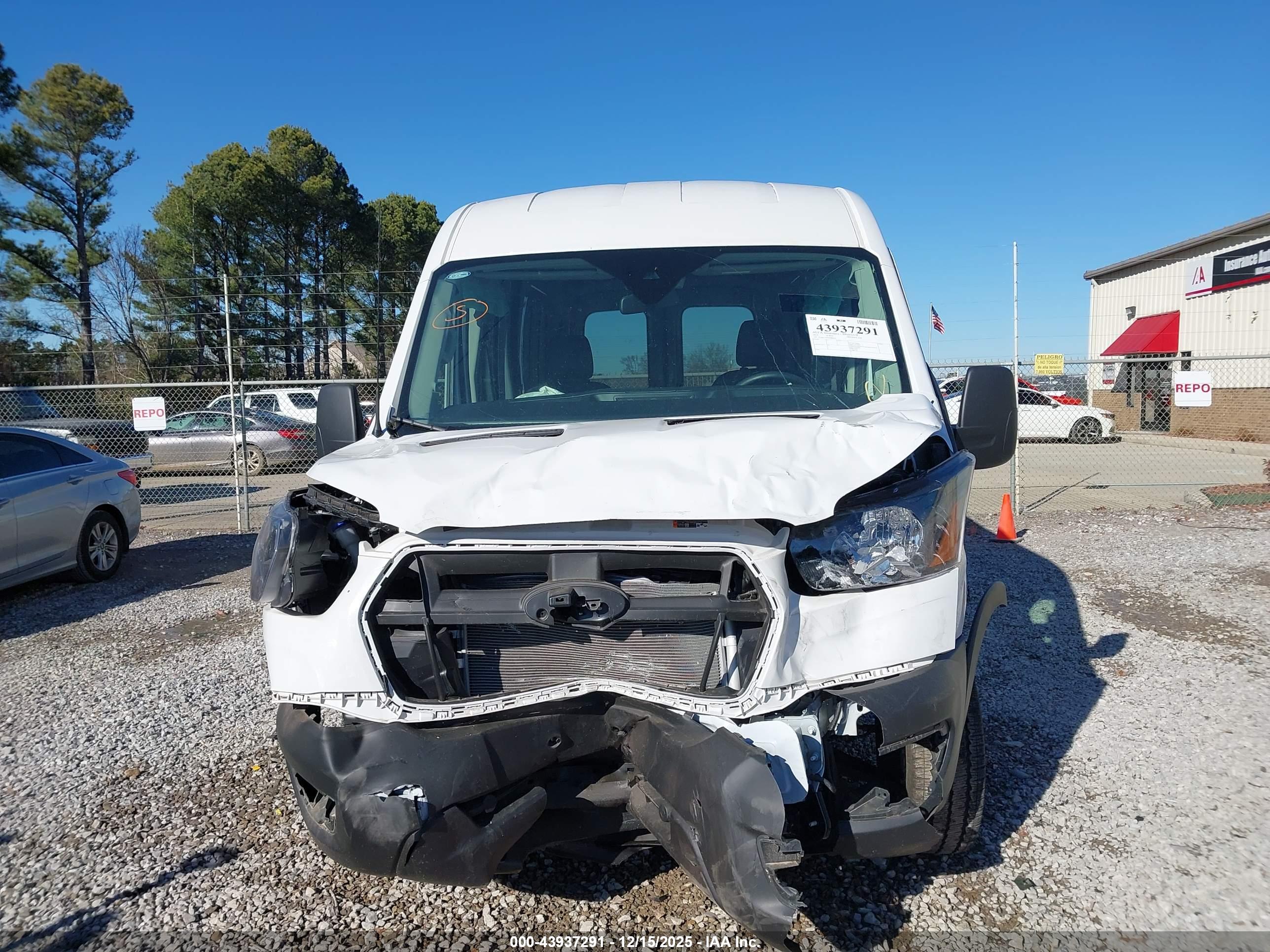 FORD TRANSIT-250 image 6