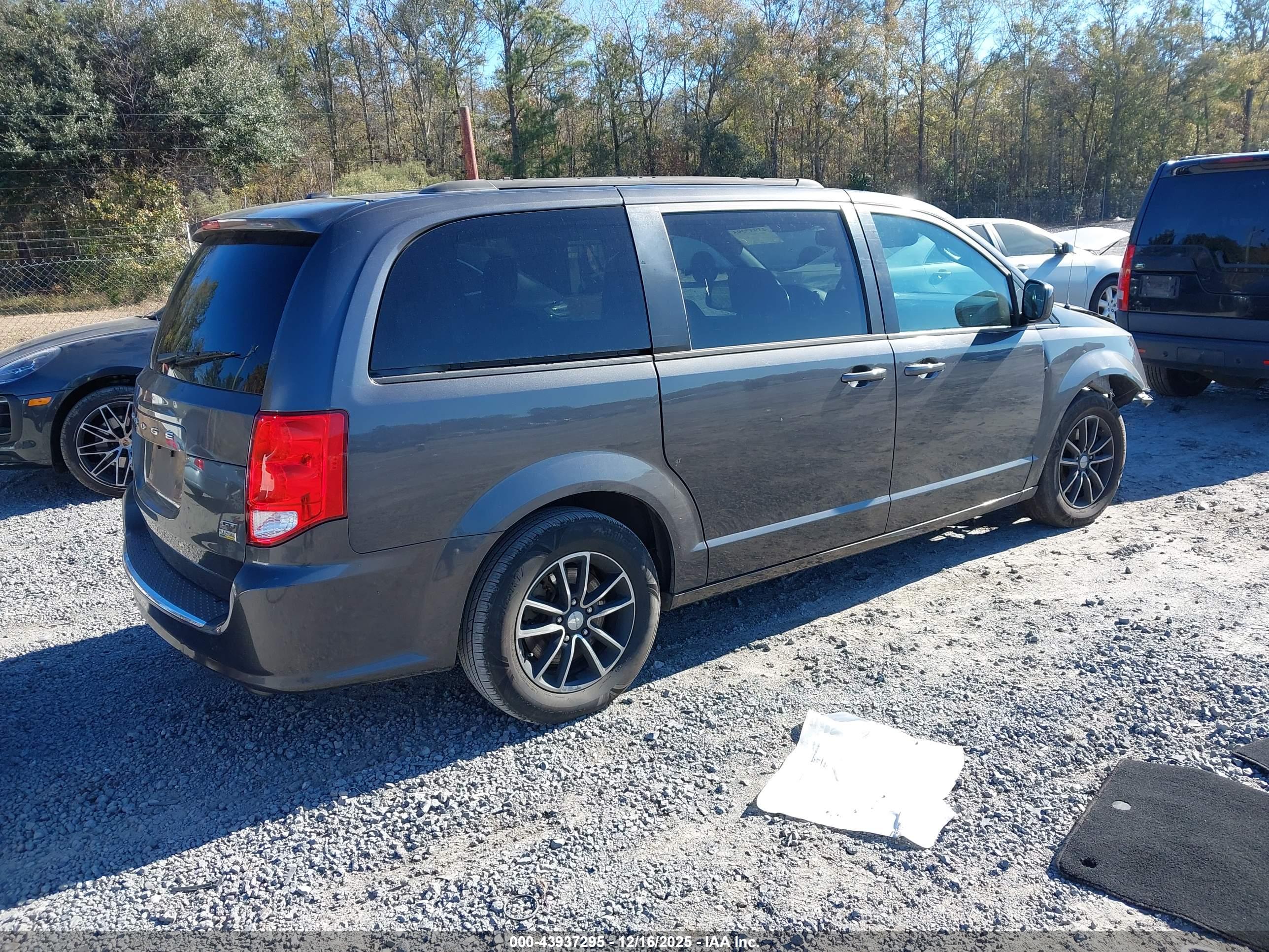 DODGE GRAND image 4