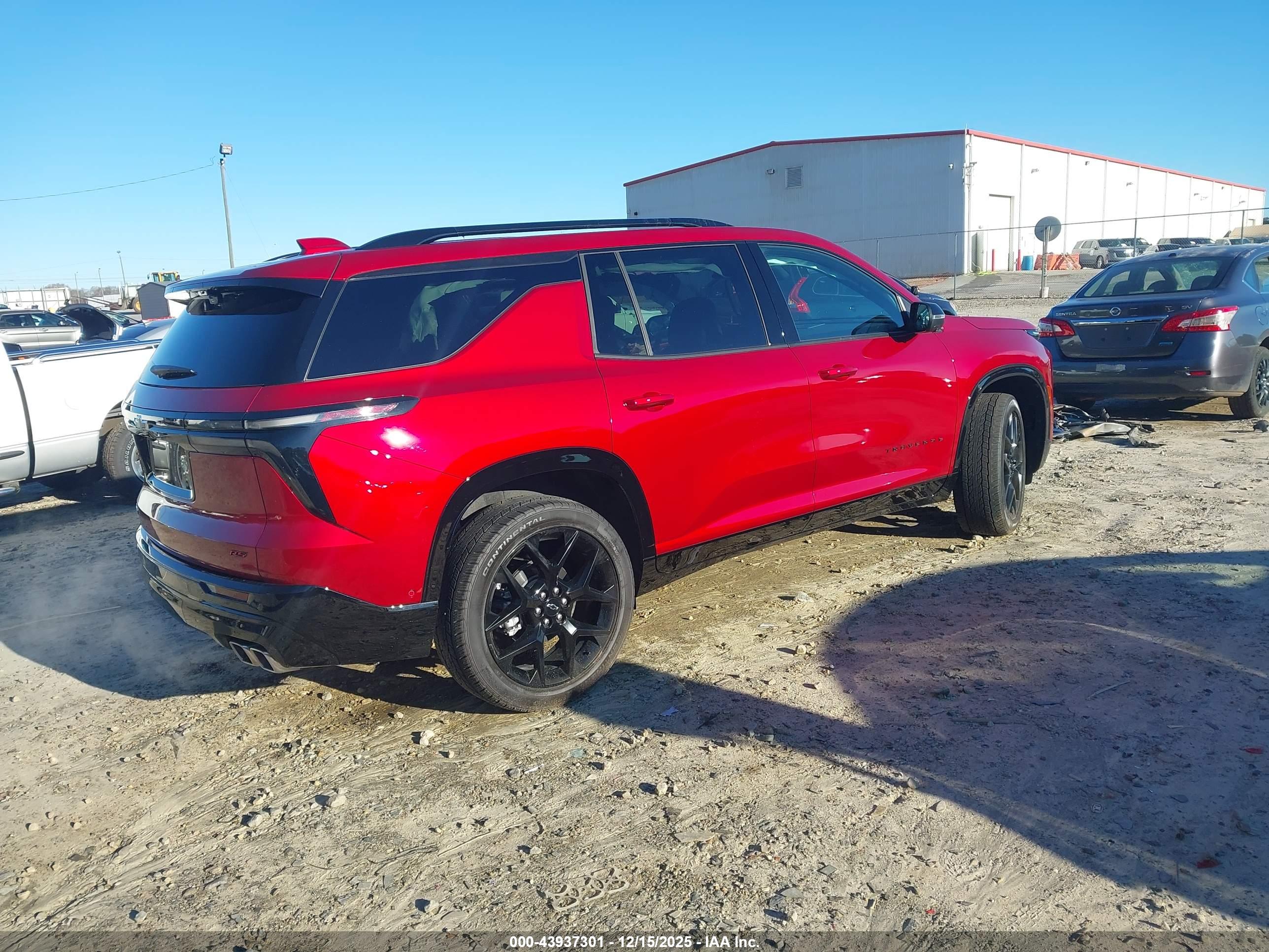 CHEVROLET TRAVERSE image 4
