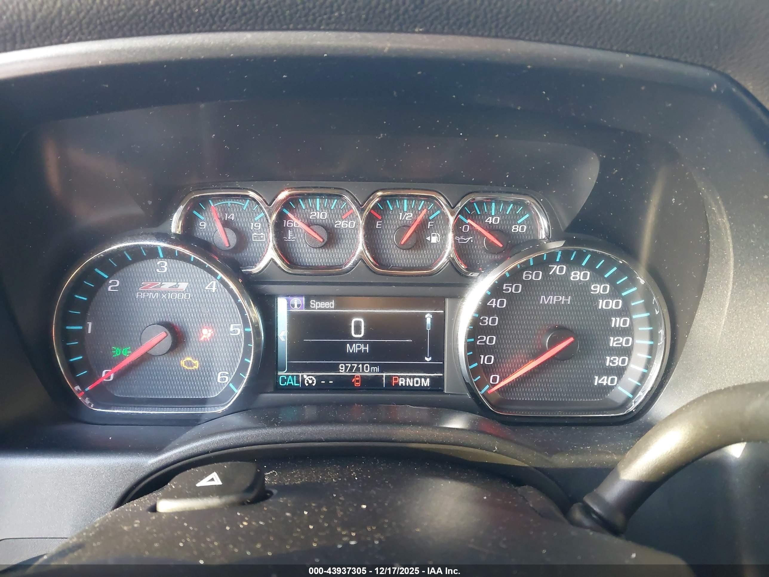 CHEVROLET SILVERADO image 7