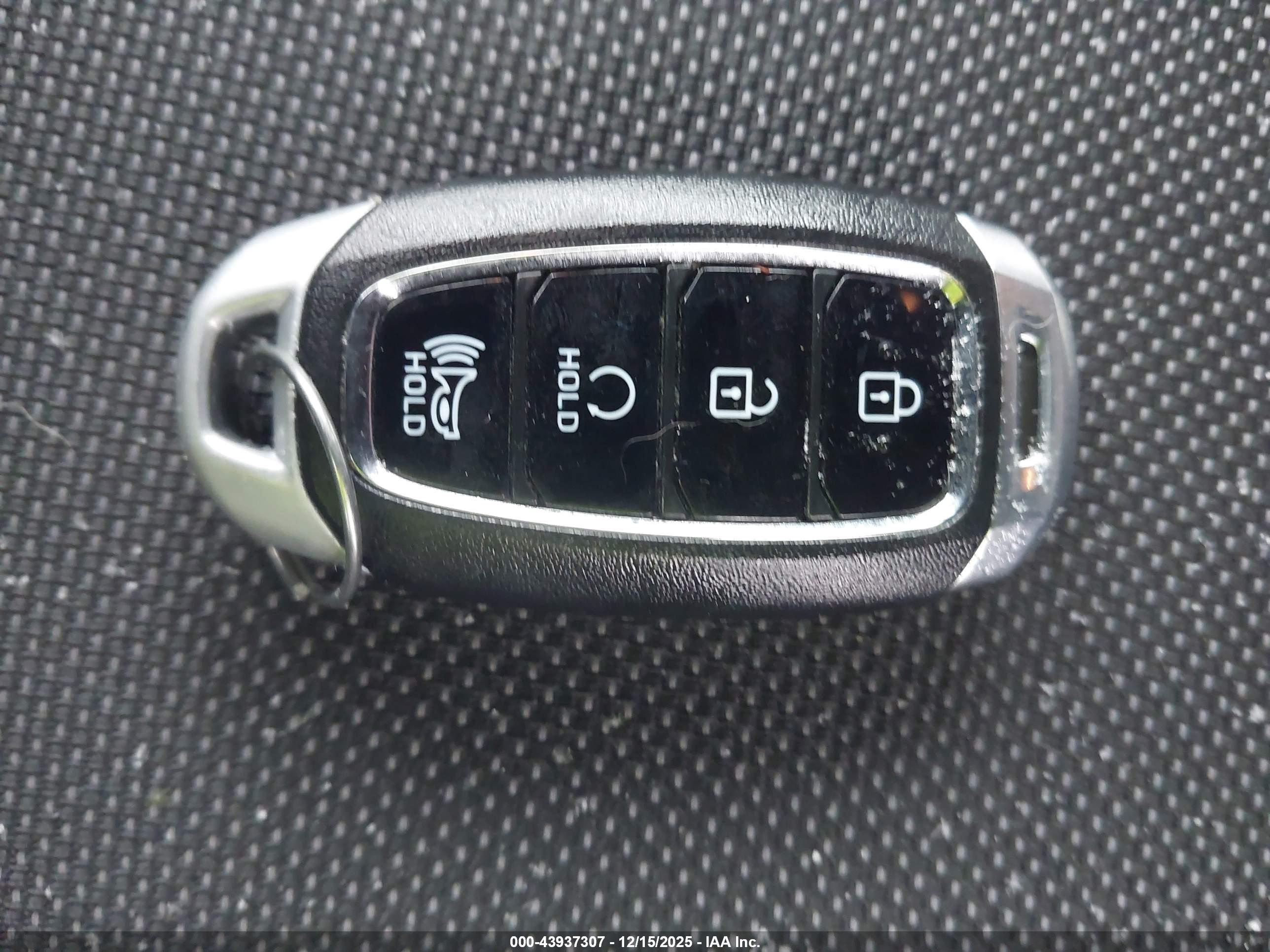 HYUNDAI KONA image 11