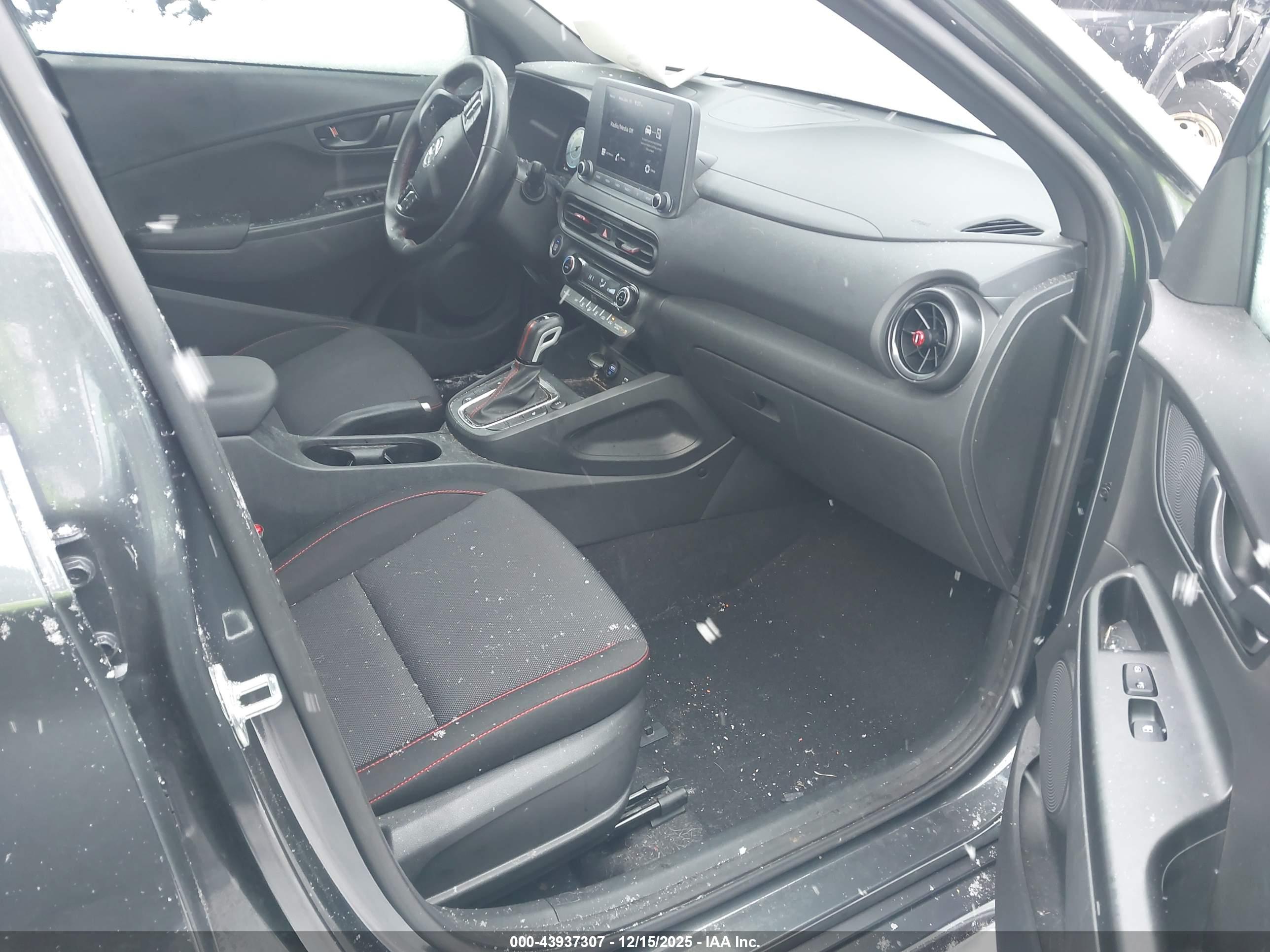 HYUNDAI KONA image 5