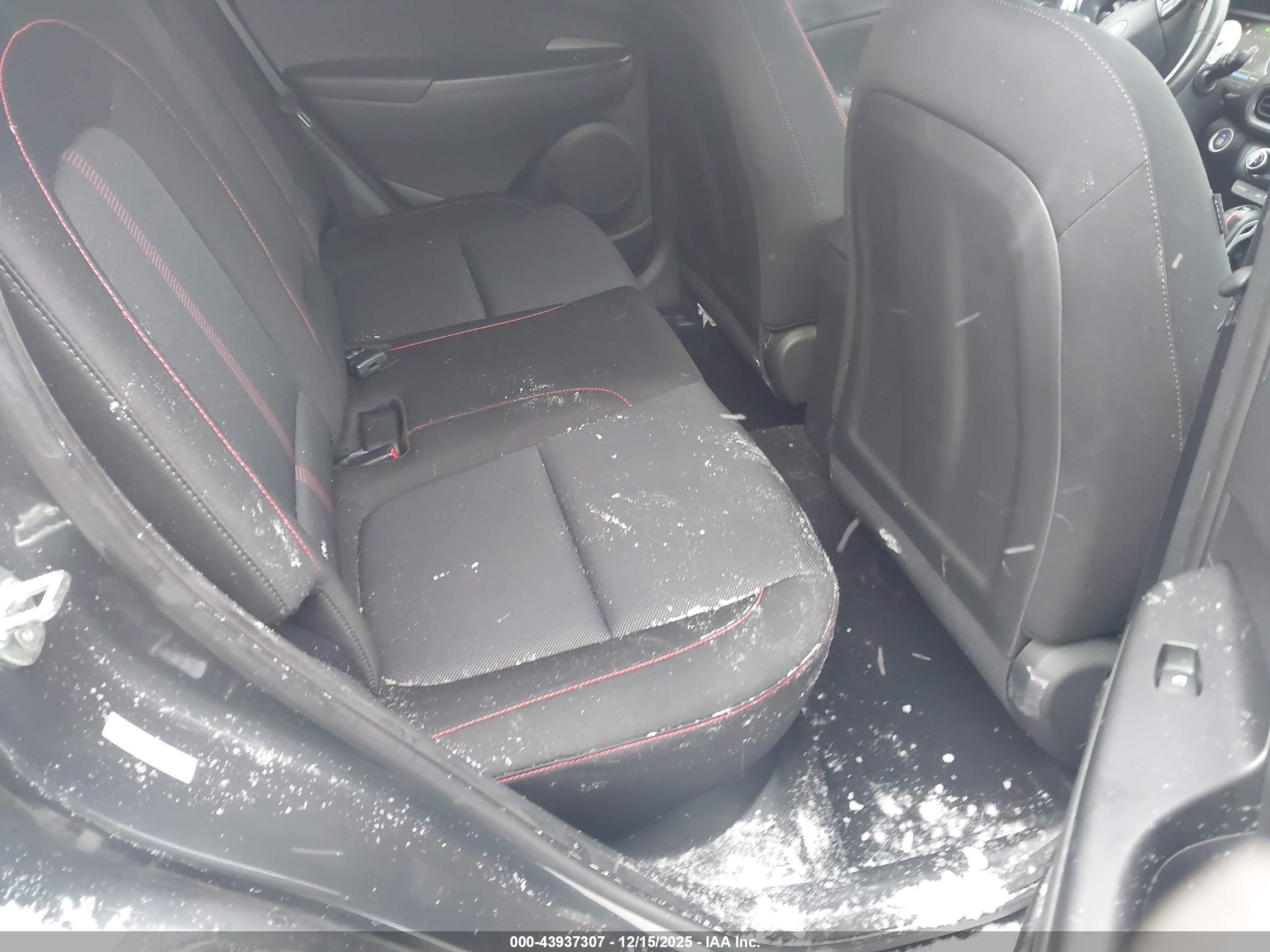 HYUNDAI KONA image 8