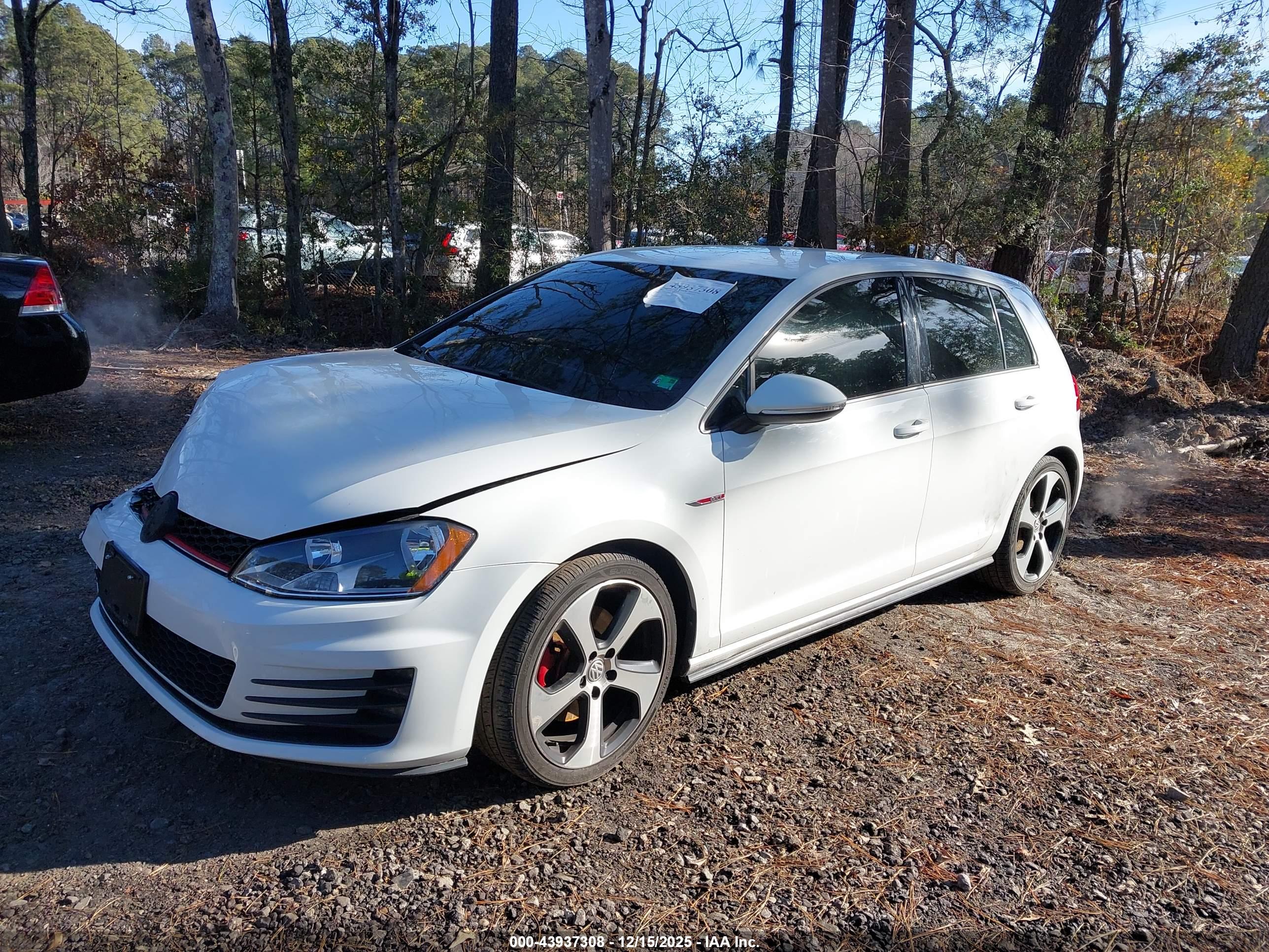 VOLKSWAGEN GOLF image 2