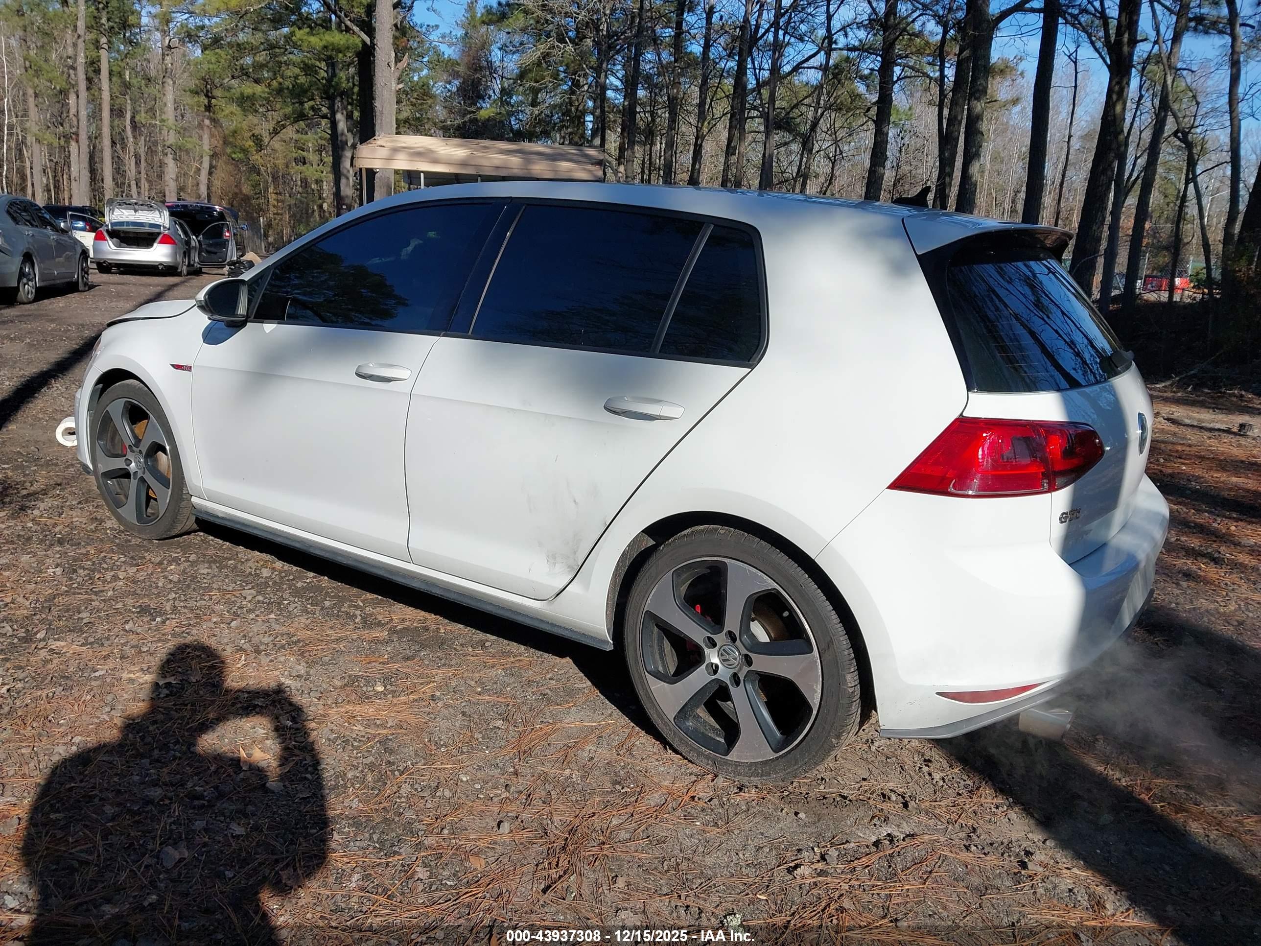 VOLKSWAGEN GOLF image 3