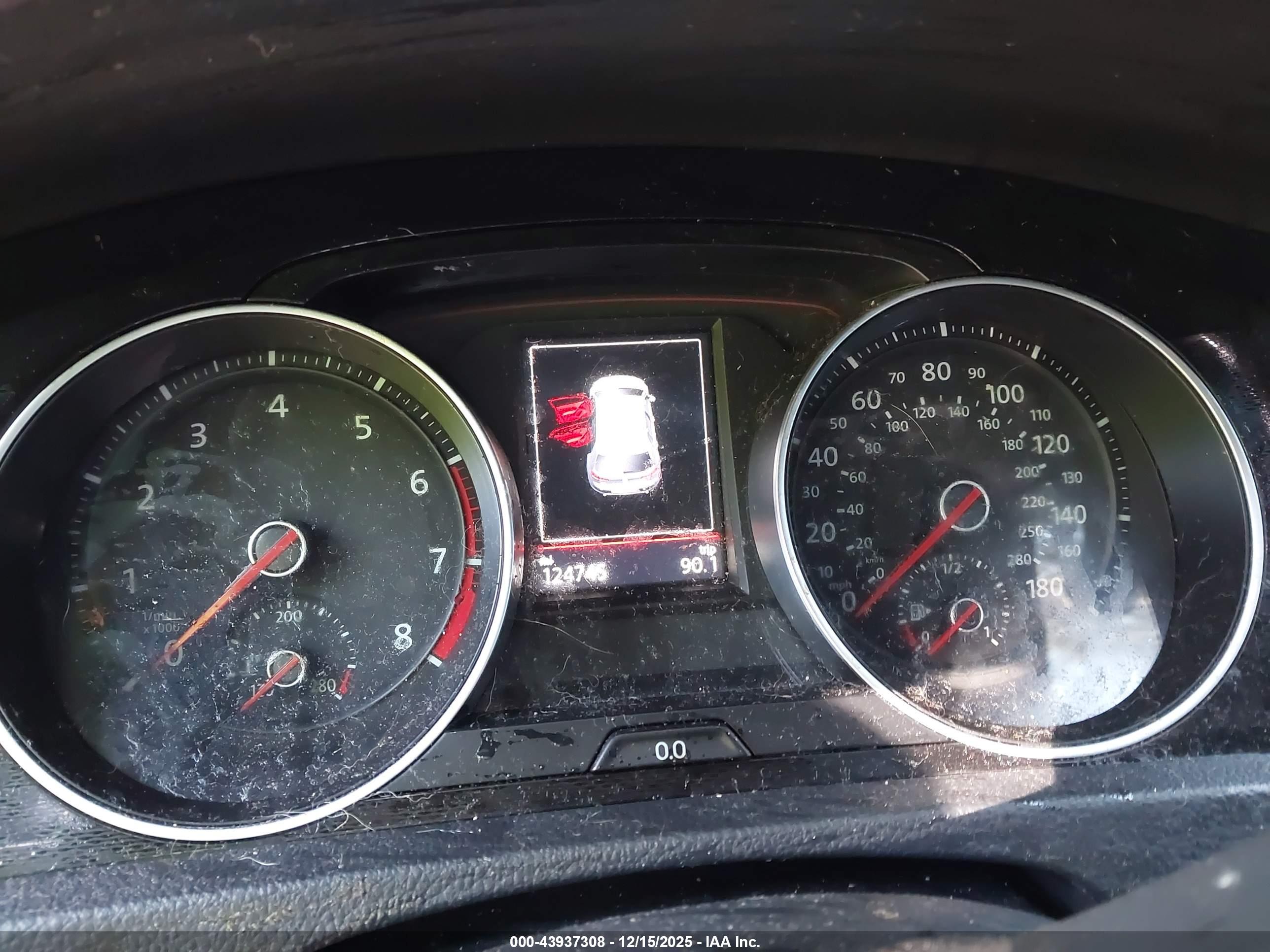 VOLKSWAGEN GOLF image 7