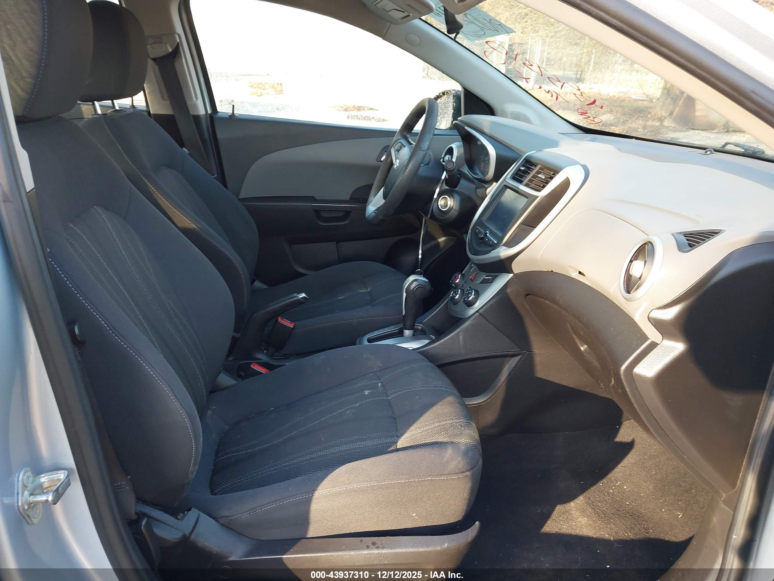 CHEVROLET SONIC image 5