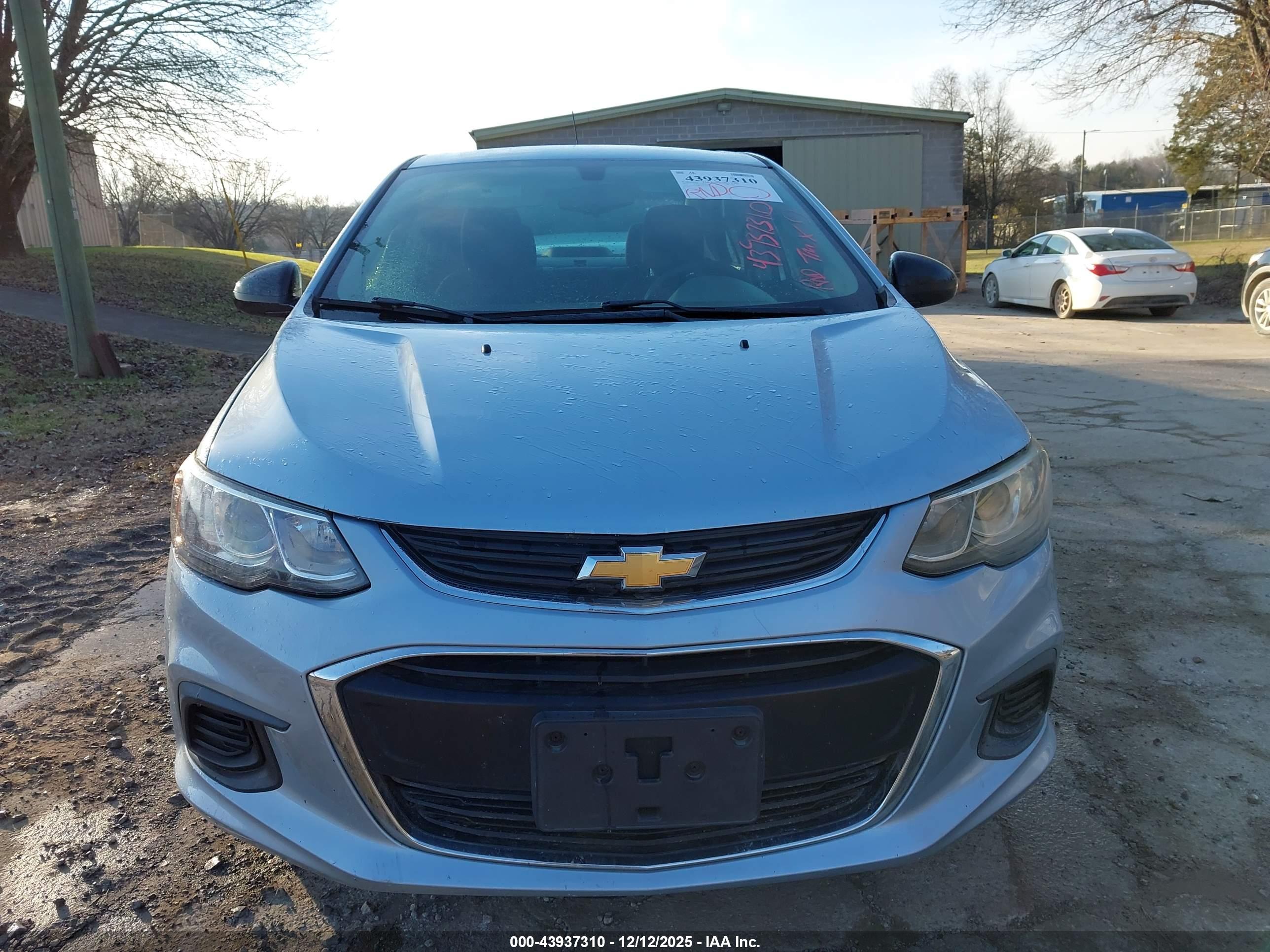 CHEVROLET SONIC image 6