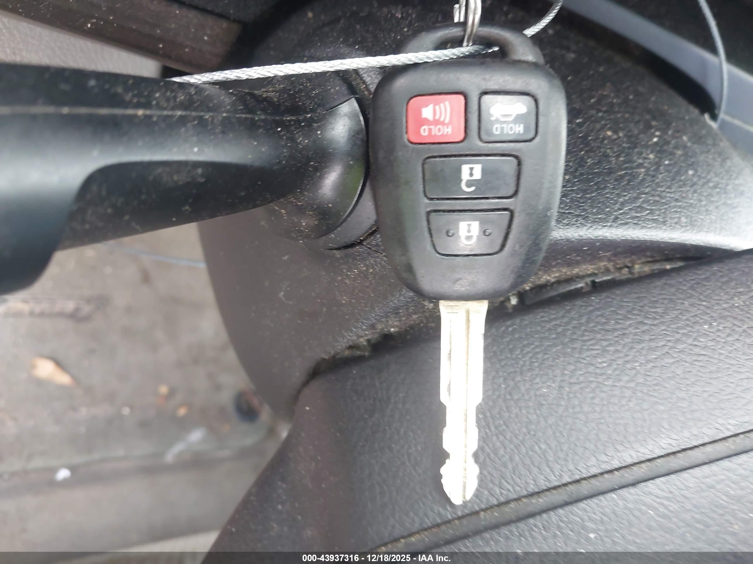 TOYOTA CAMRY image 11
