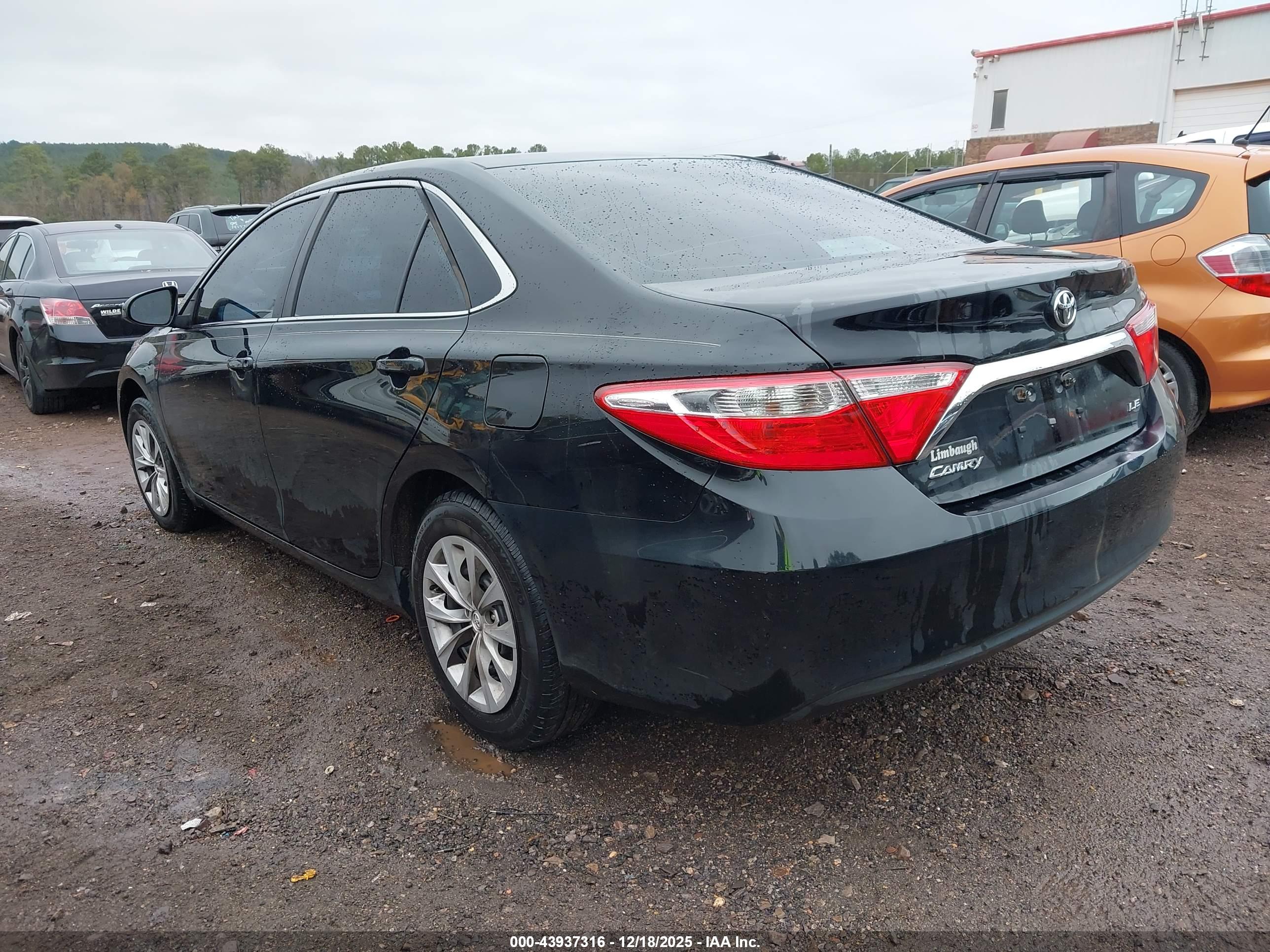 TOYOTA CAMRY image 3